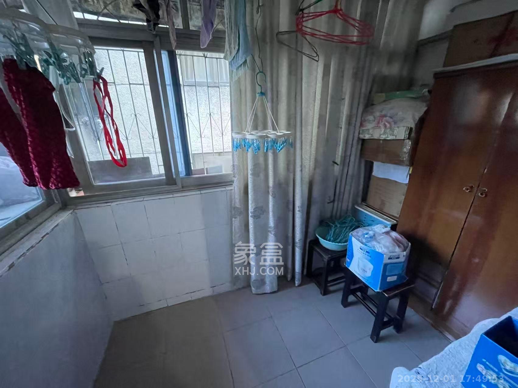 营盘东路、营盘西路散盘  2室1厅1卫    1800.0元/月室内图