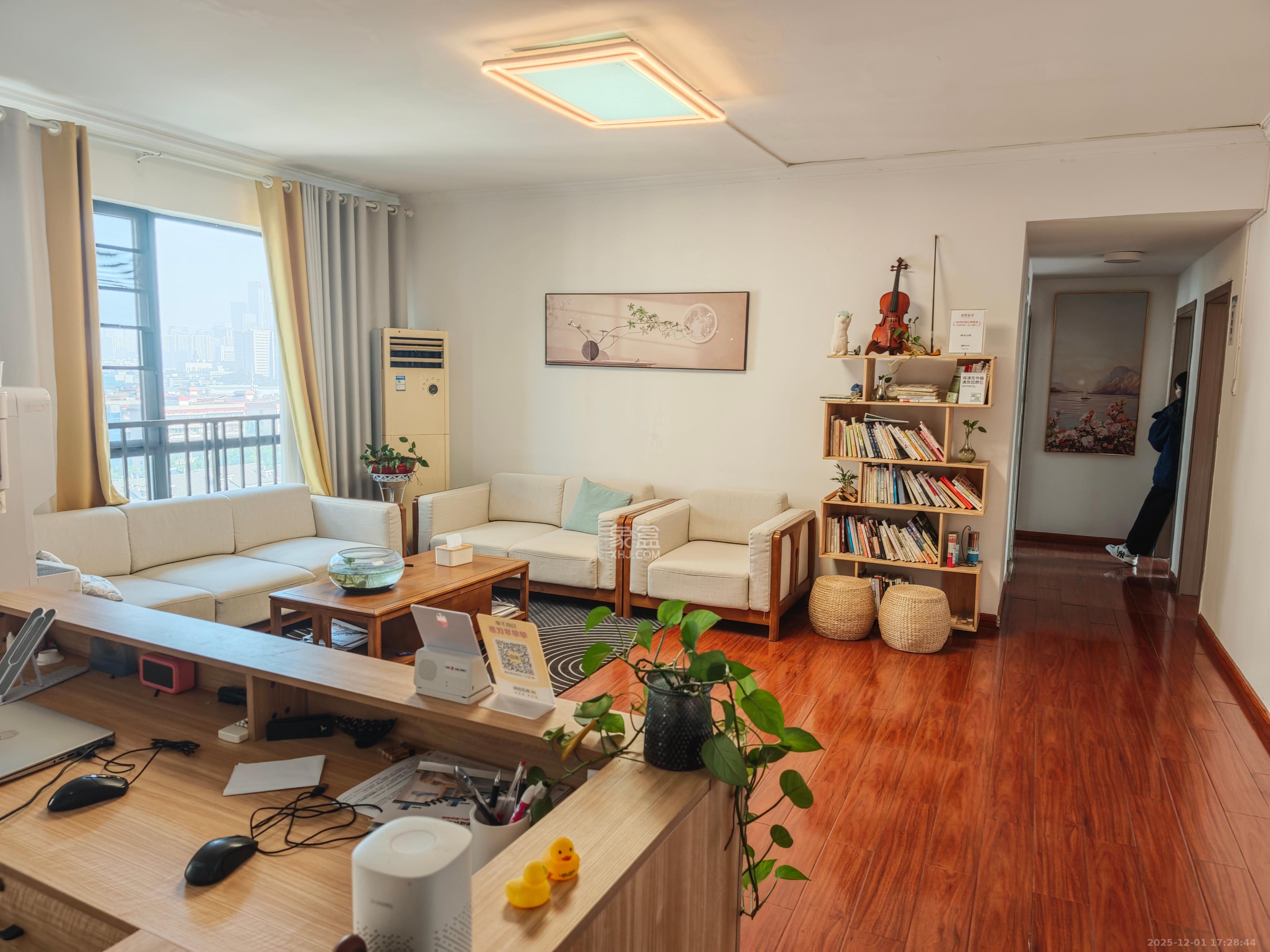 湘腾城市广场 3室2厅2卫 3700.0元/月 湘腾城市广场 3室2厅2卫 3700.0元/月室内图