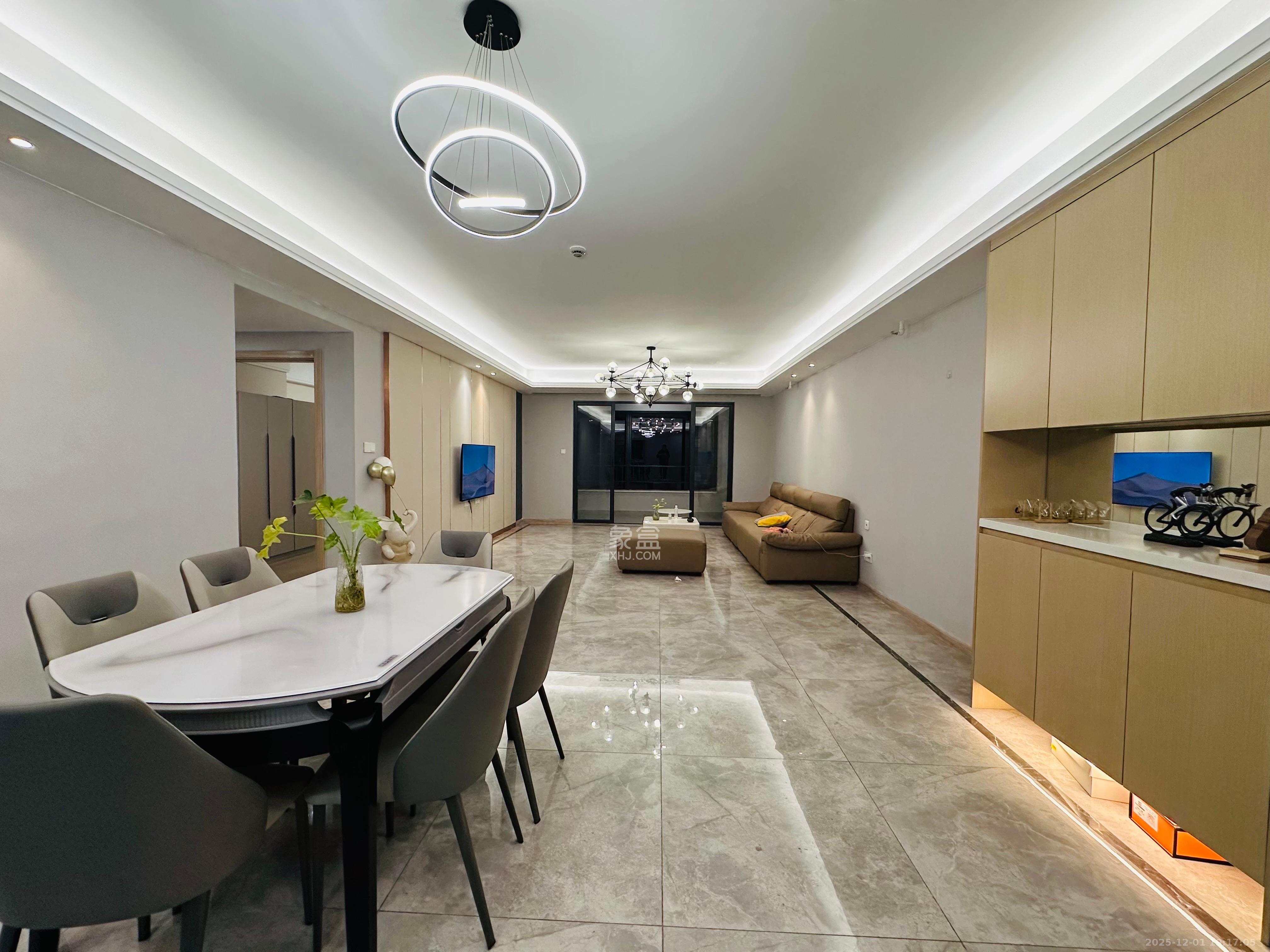 南山梅溪一方  4室2厅2卫    4500.0元/月室内图