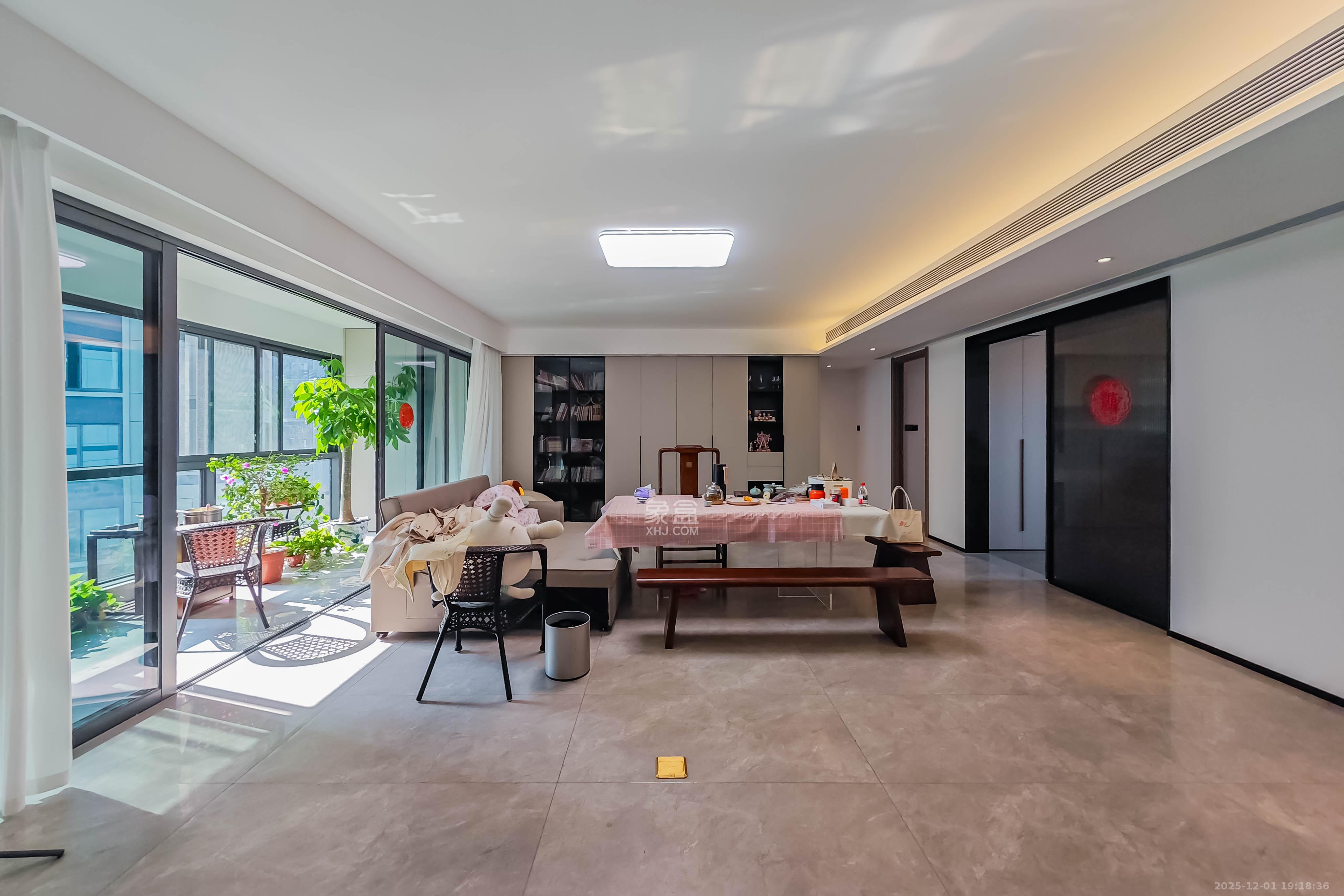 轨道万科悦府 4室2厅2卫 220.0万 轨道万科悦府 4室2厅2卫 220.0万客厅