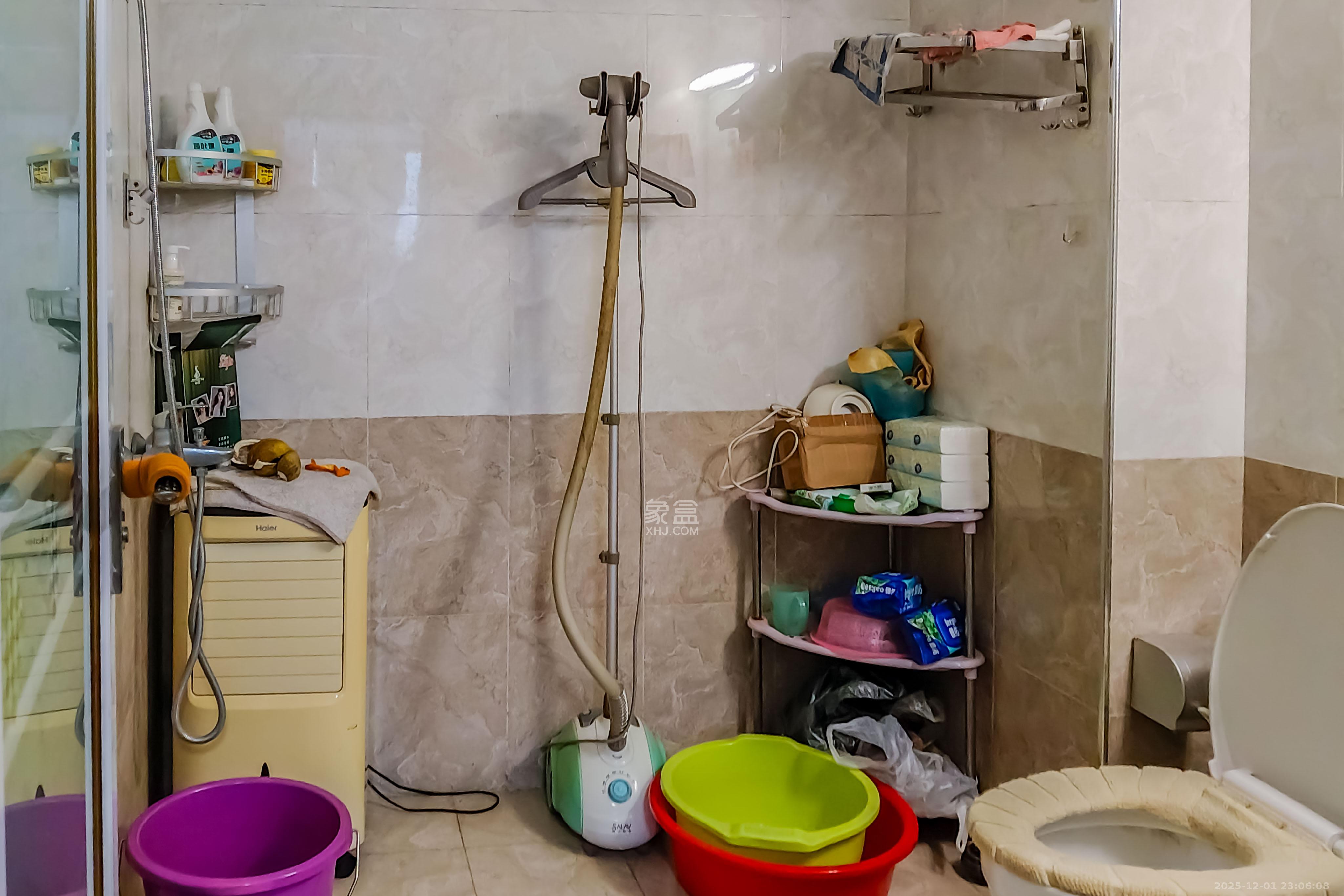 雅致名园 3室2厅2卫 218.0万 雅致名园 3室2厅2卫 218.0万卫生间