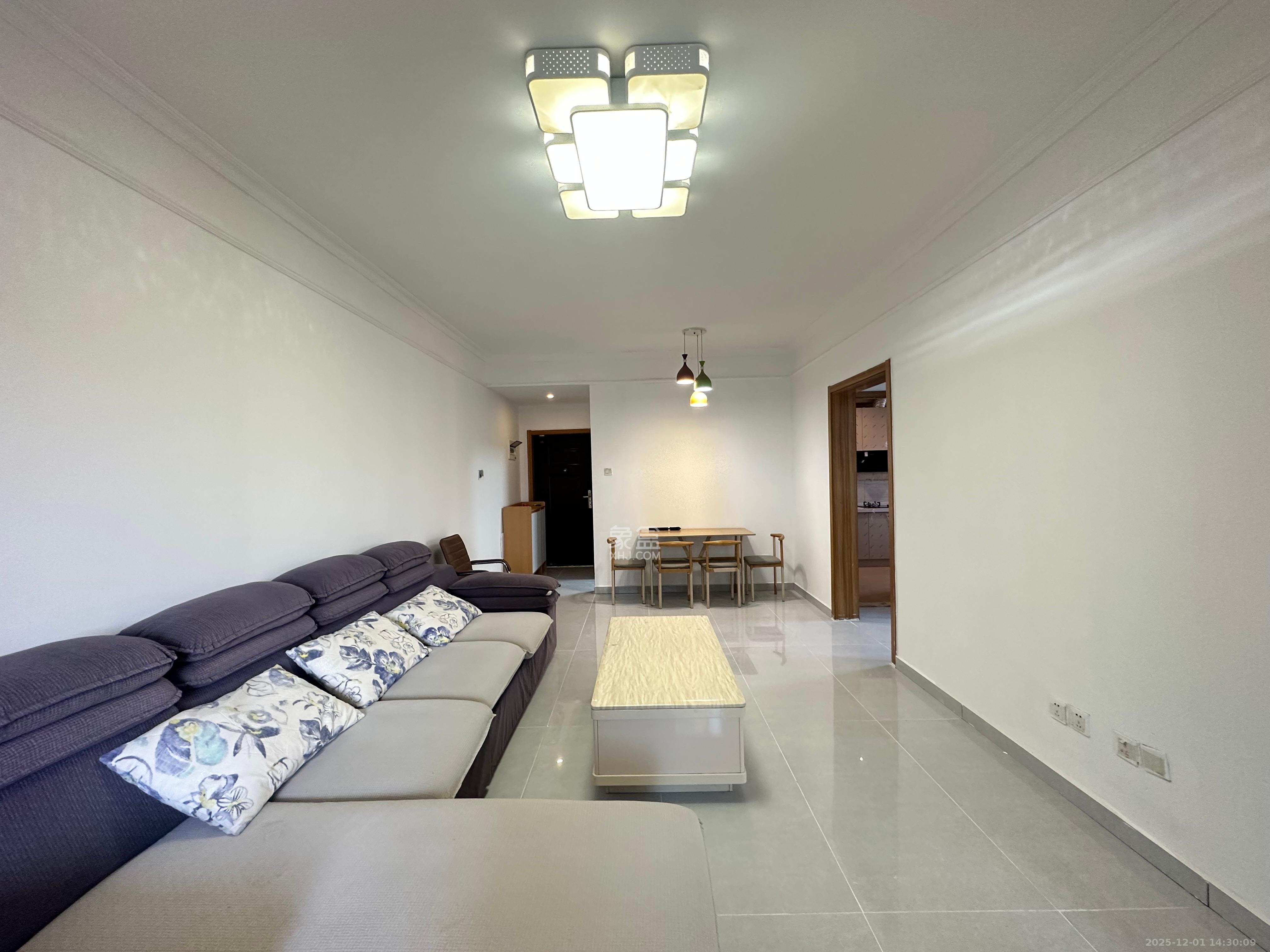 麓谷小镇  3室2厅1卫    2300.0元/月室内图