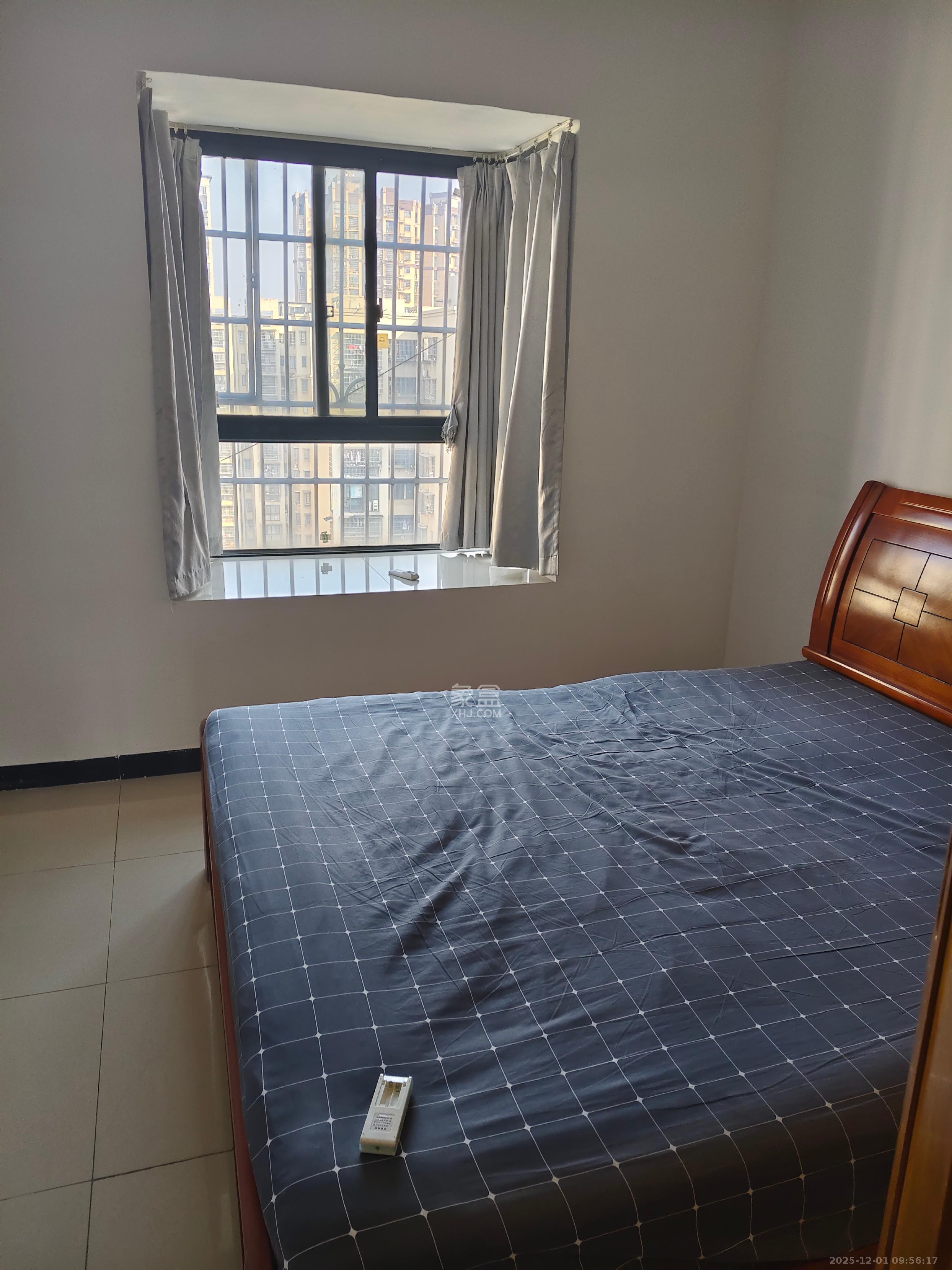 岳华嘉园  3室2厅2卫    2200.0元/月室内图