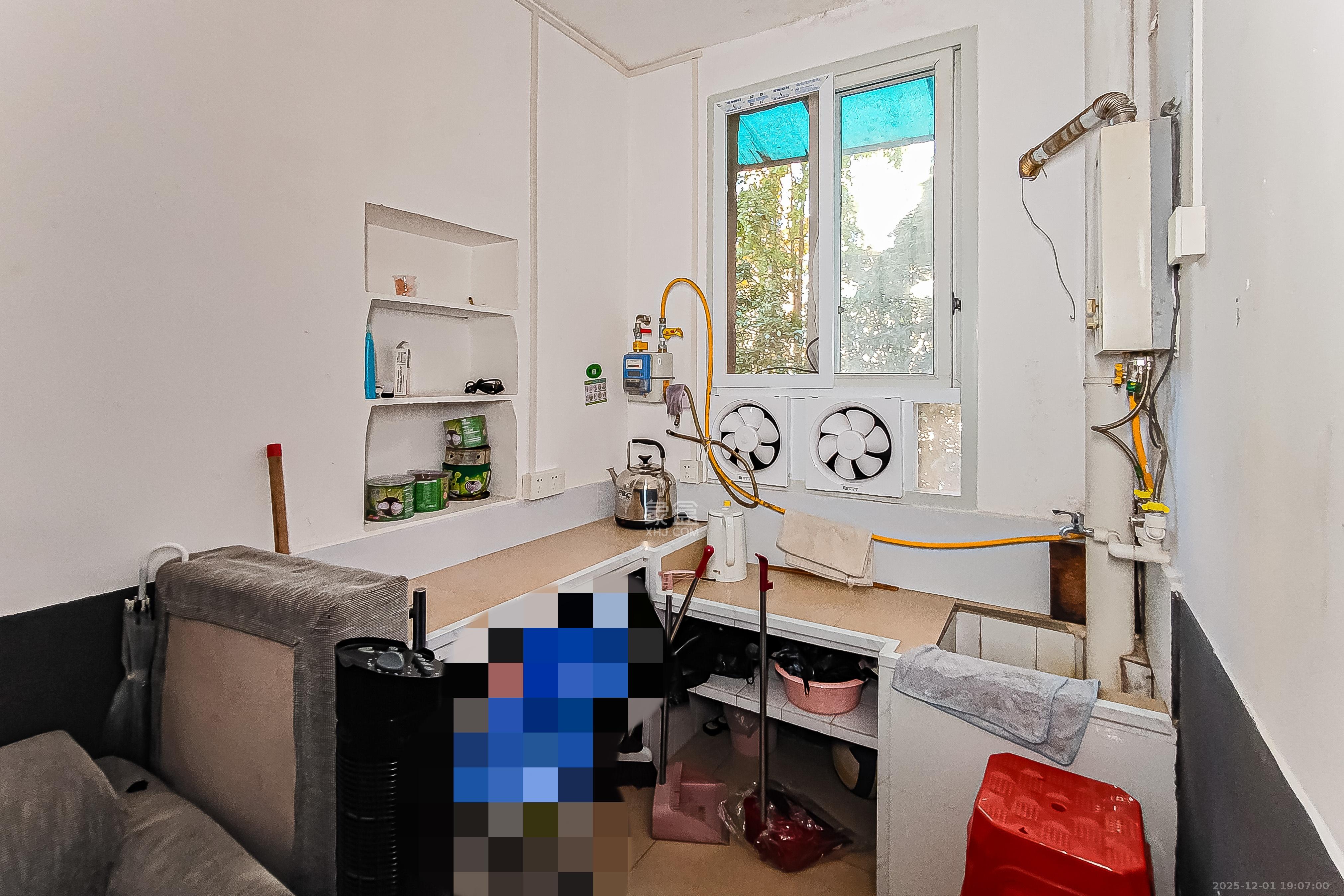 雅礼天心中学(市二十二中学) 3室2厅1卫 46.8万 雅礼天心中学(市二十二中学) 3室2厅1卫 46.8万厨房