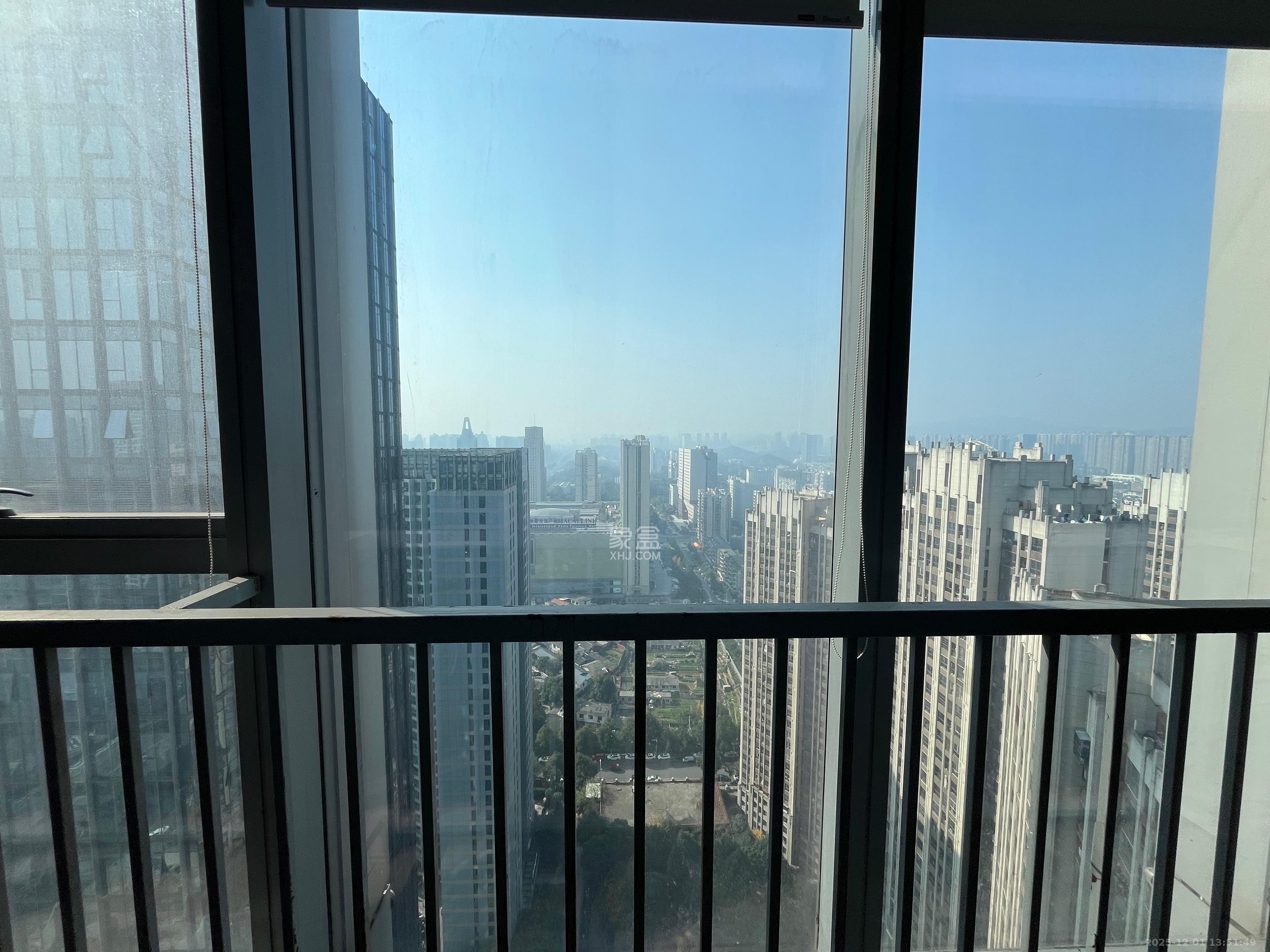 绿地中央广场   120.37㎡      3500.0元/月室内图