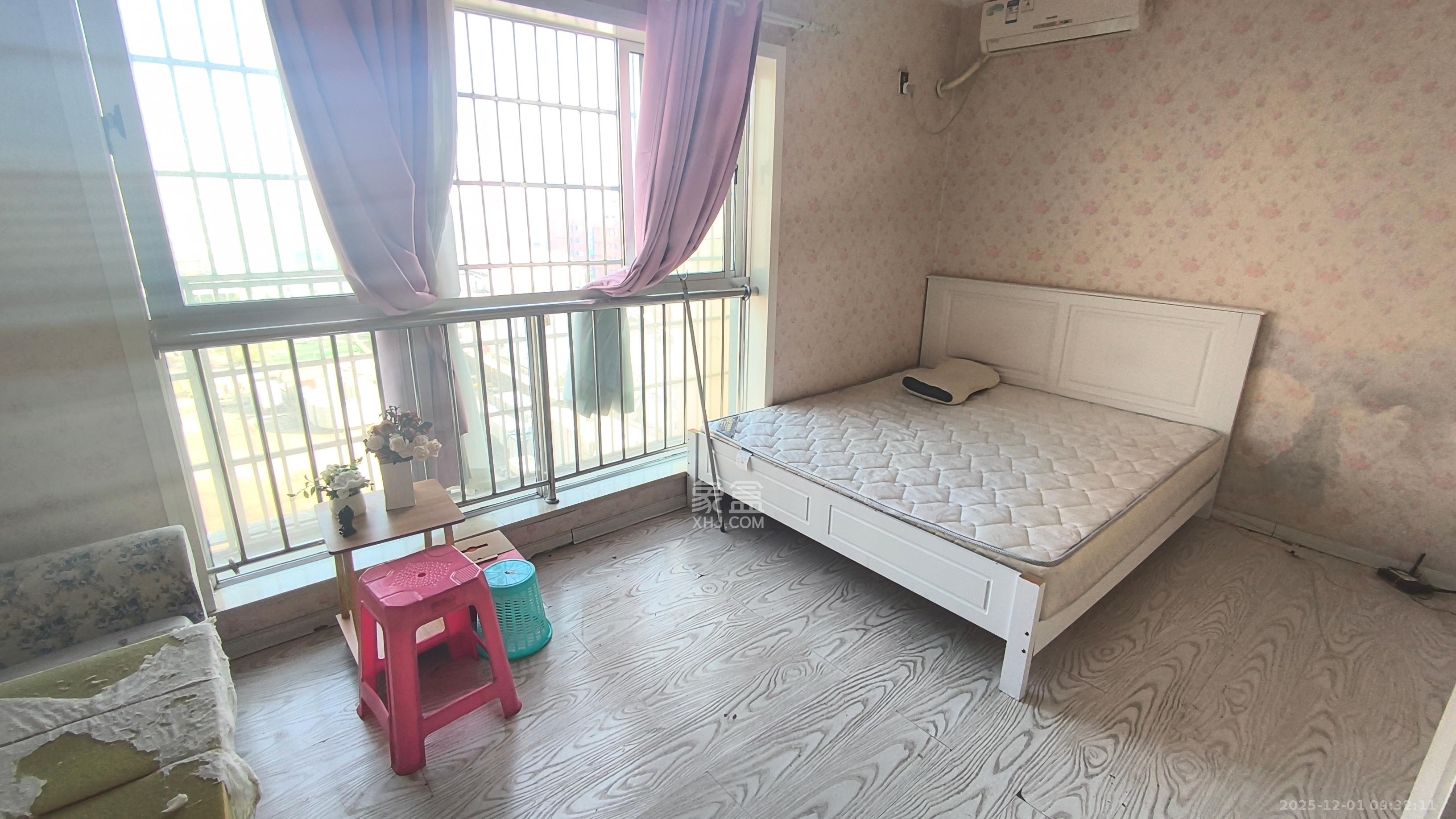 君临国际  1室1厅1卫    1500.0元/月