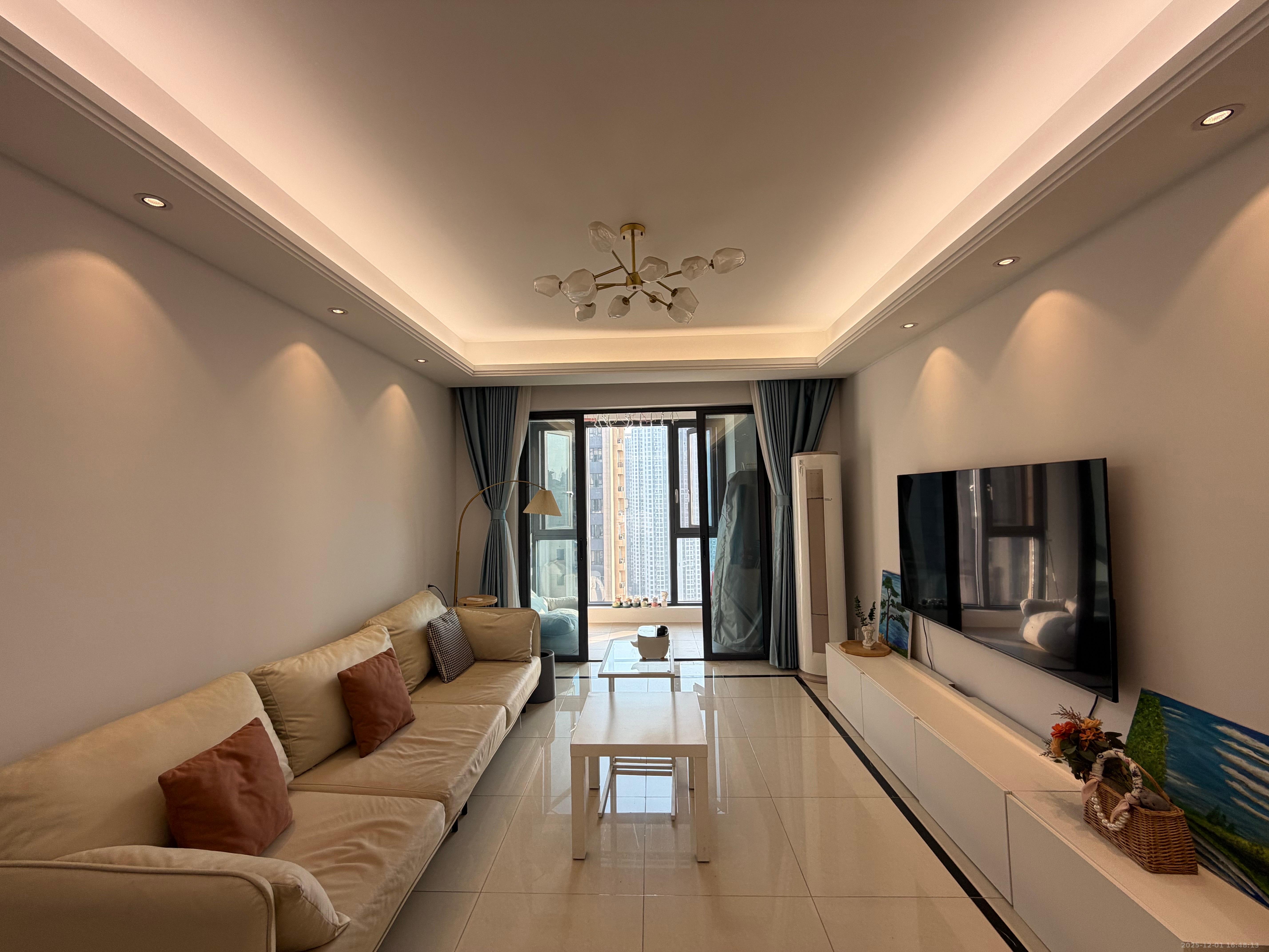 长沙高铁吾悦广场  3室2厅2卫    3000.0元/月