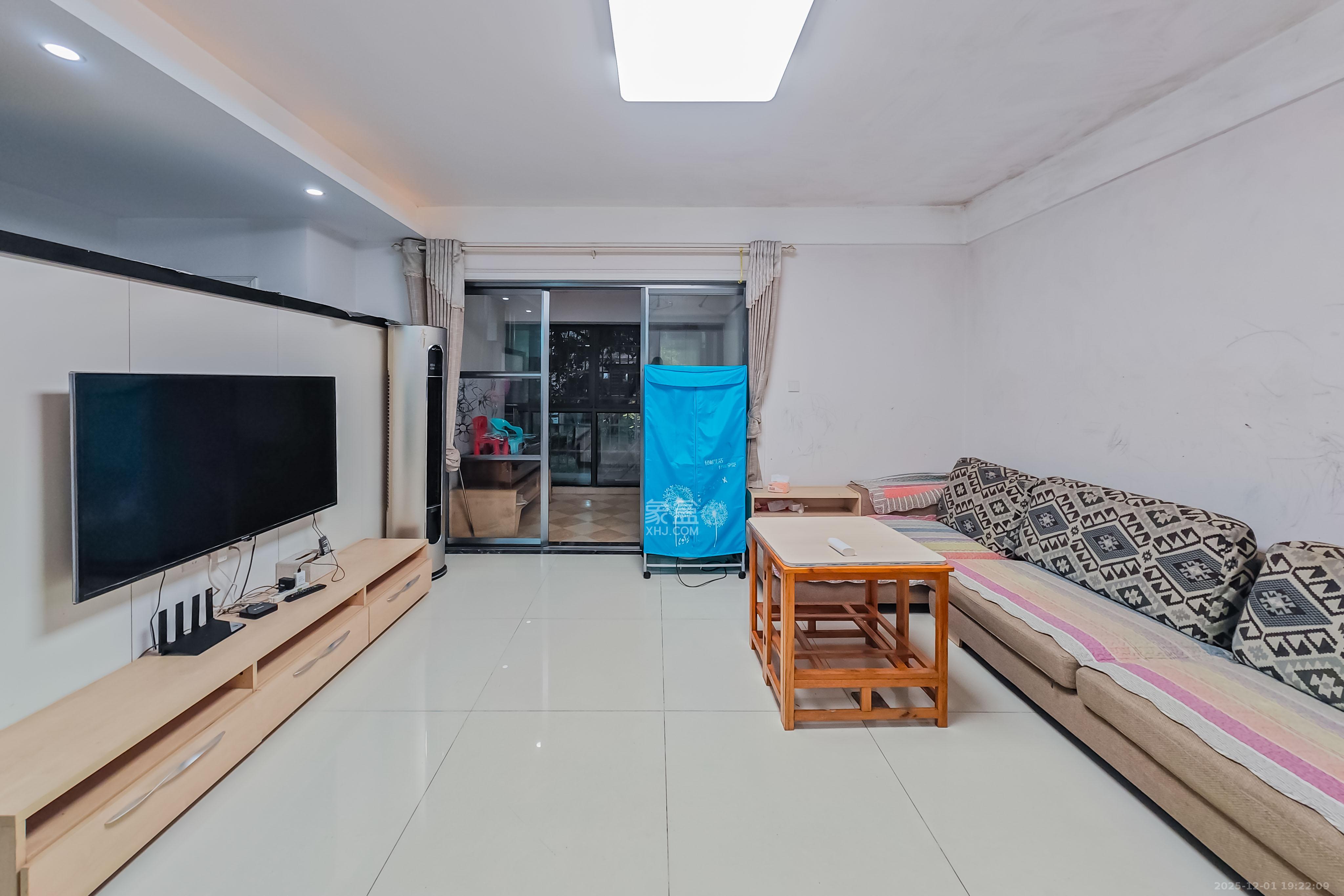 中城丽景香山园 3室2厅2卫 92.0万 中城丽景香山园 3室2厅2卫 92.0万客厅