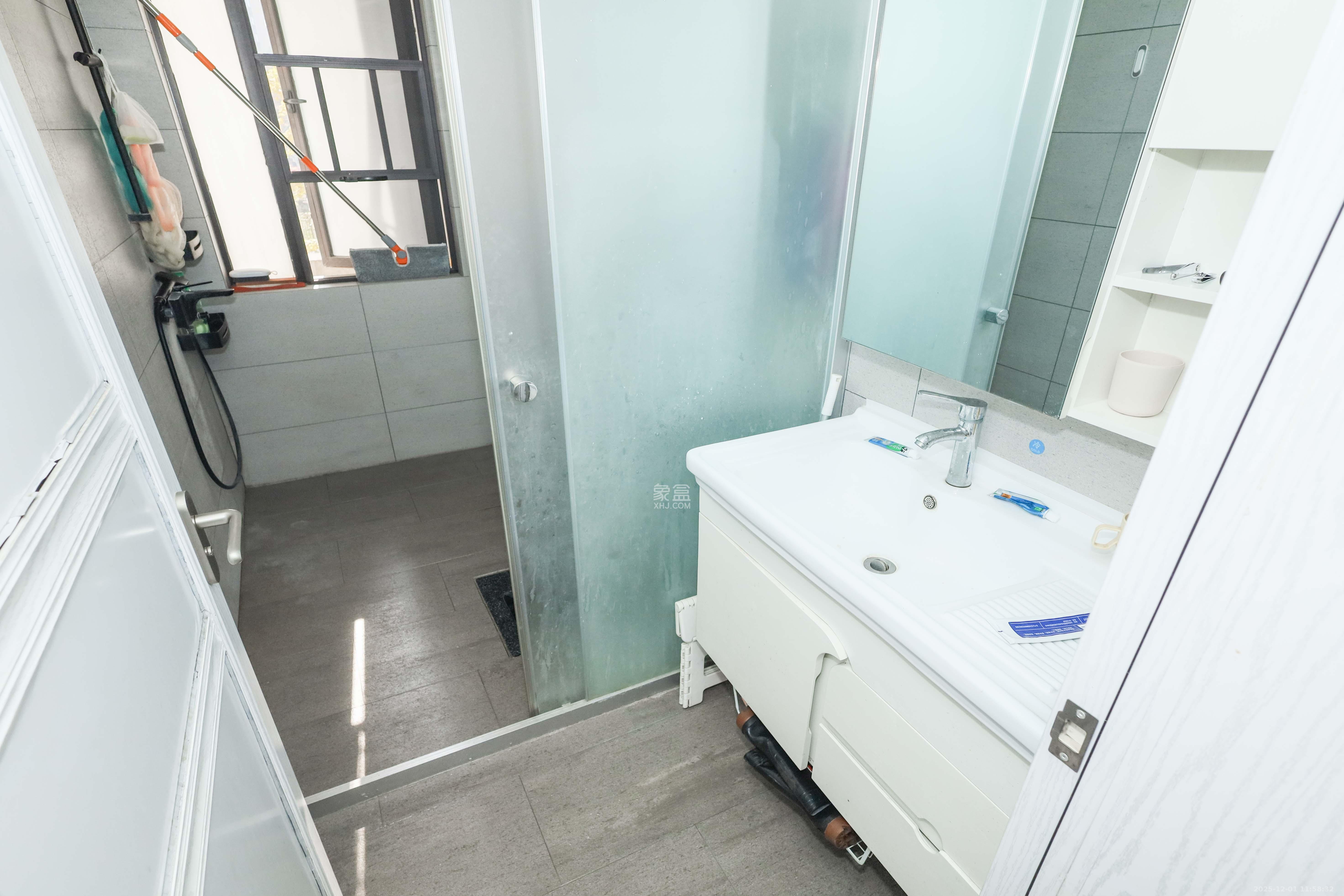 今时艺苑 3室2厅2卫 128.0万 今时艺苑 3室2厅2卫 128.0万卫生间