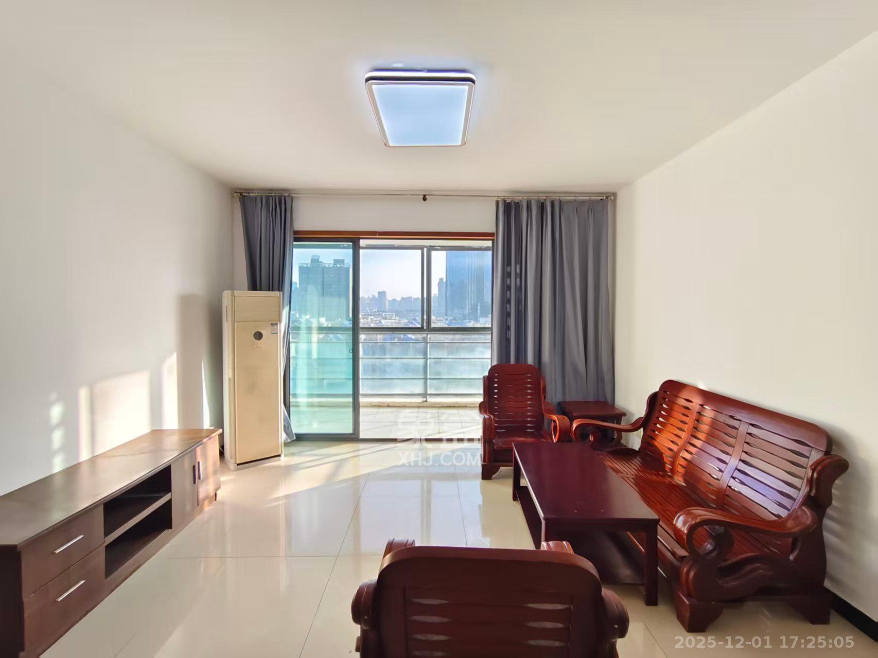 银港水晶城  4室2厅2卫    3000.0元/月