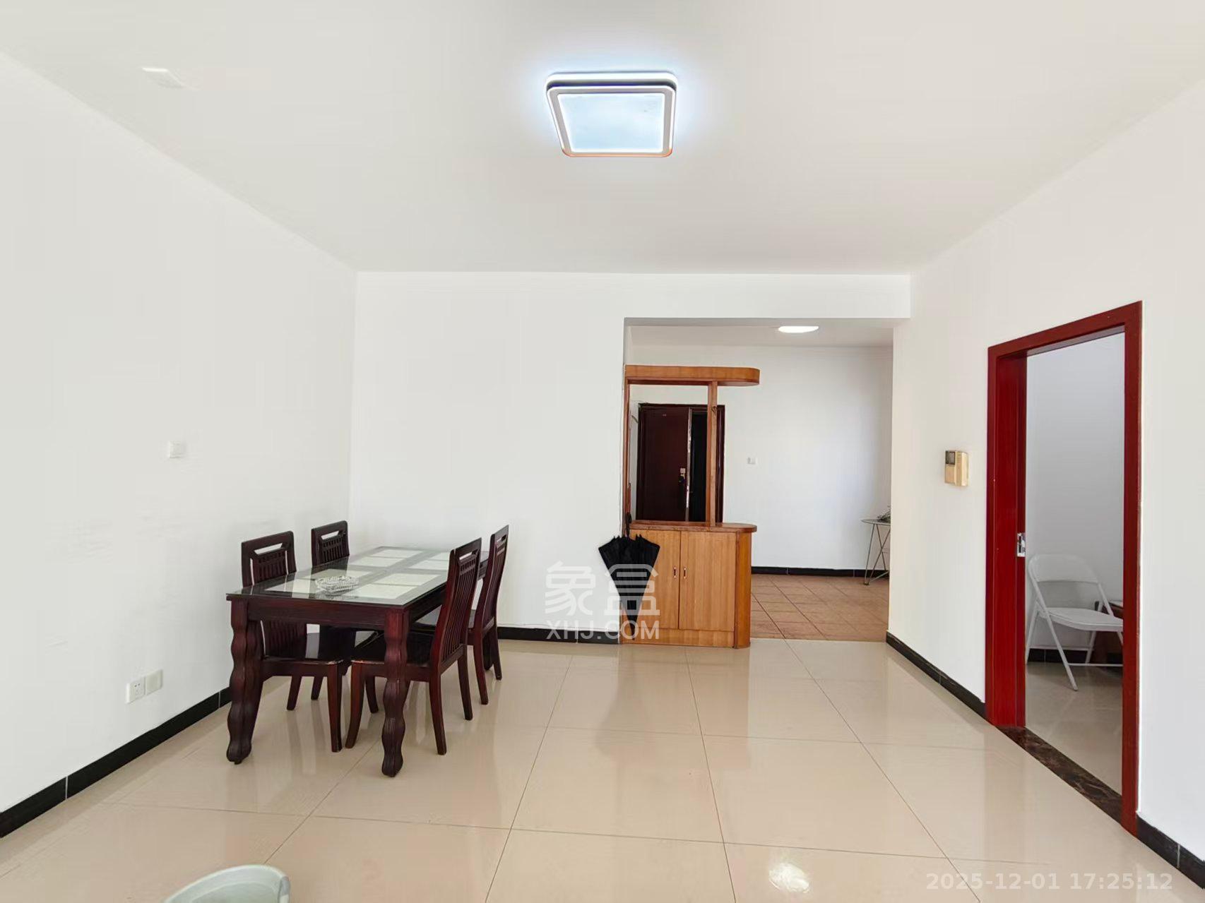 银港水晶城  4室2厅2卫    3000.0元/月室内图