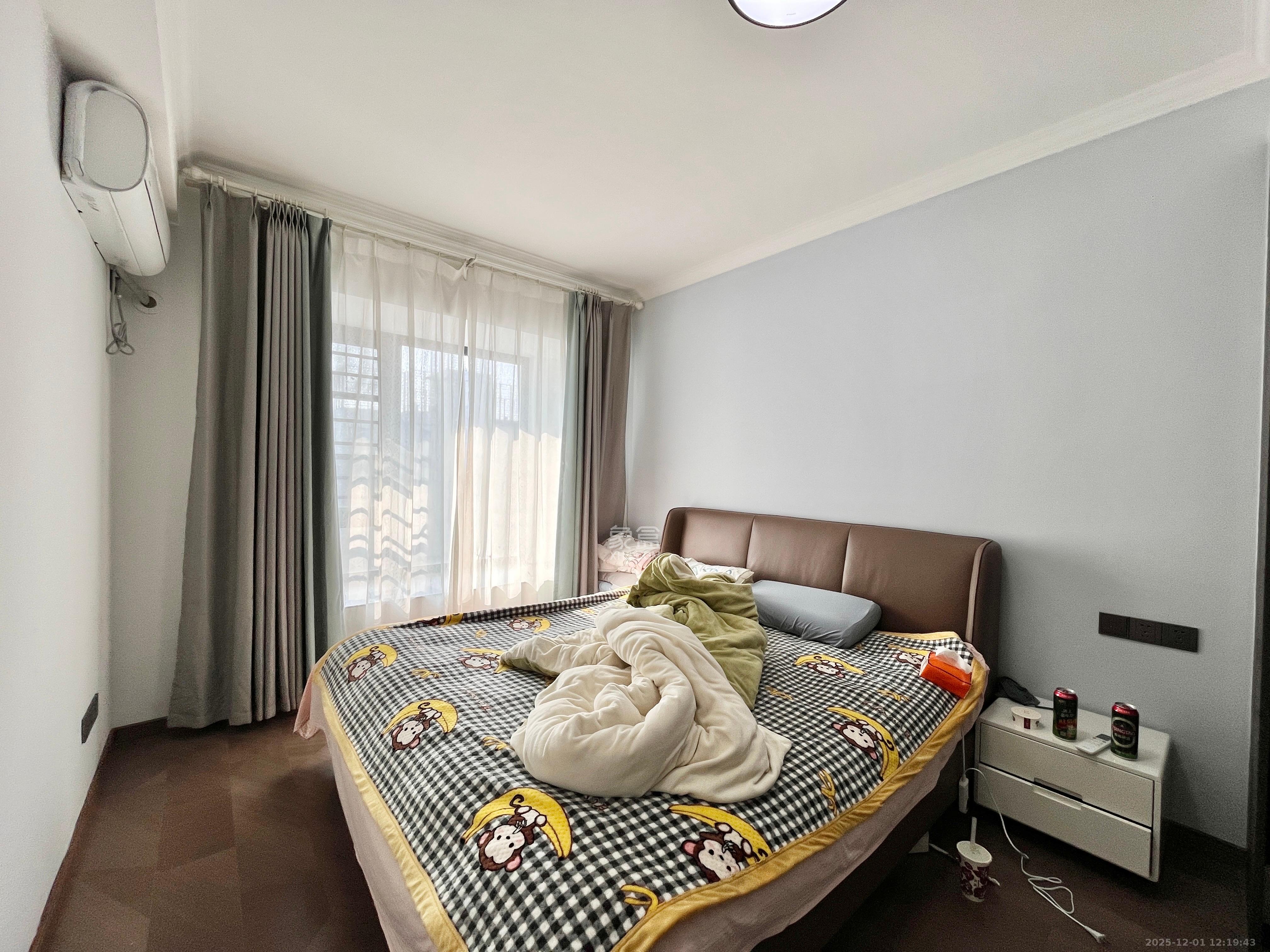 南山梅溪一方  3室2厅2卫    2900.0元/月室内图