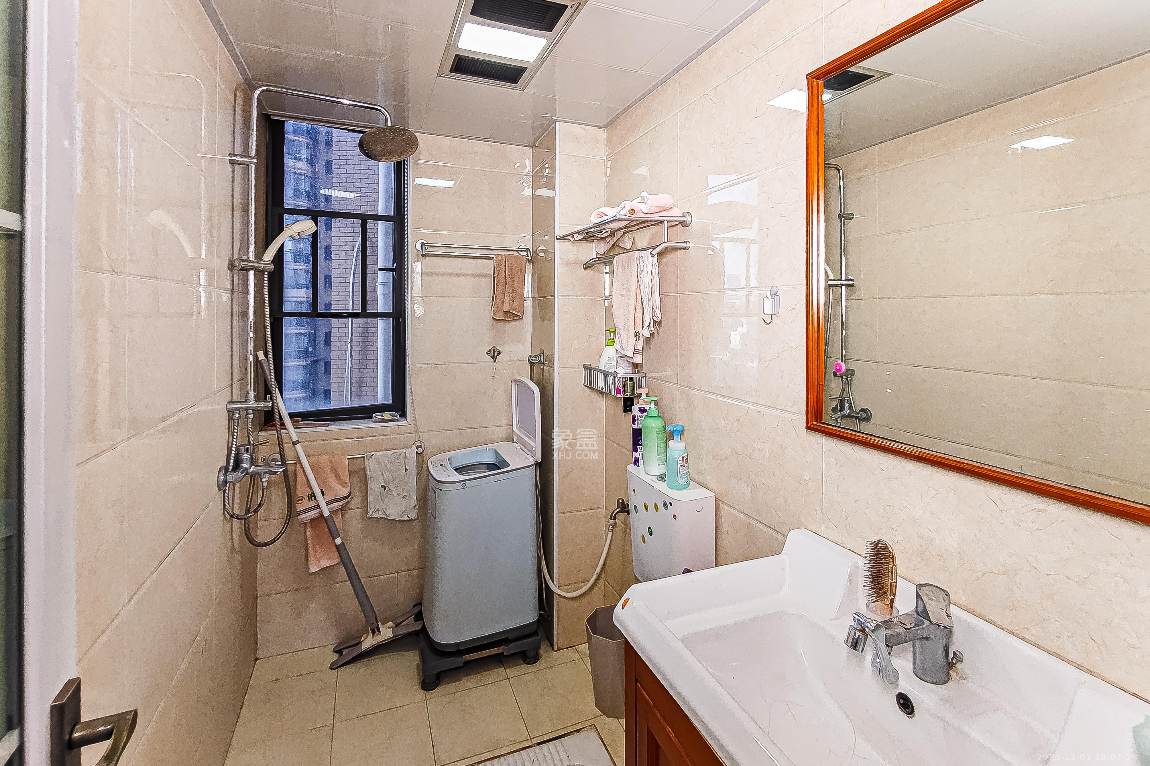 兴威帕克水岸 3室2厅2卫 100.0万 兴威帕克水岸 3室2厅2卫 100.0万卫生间