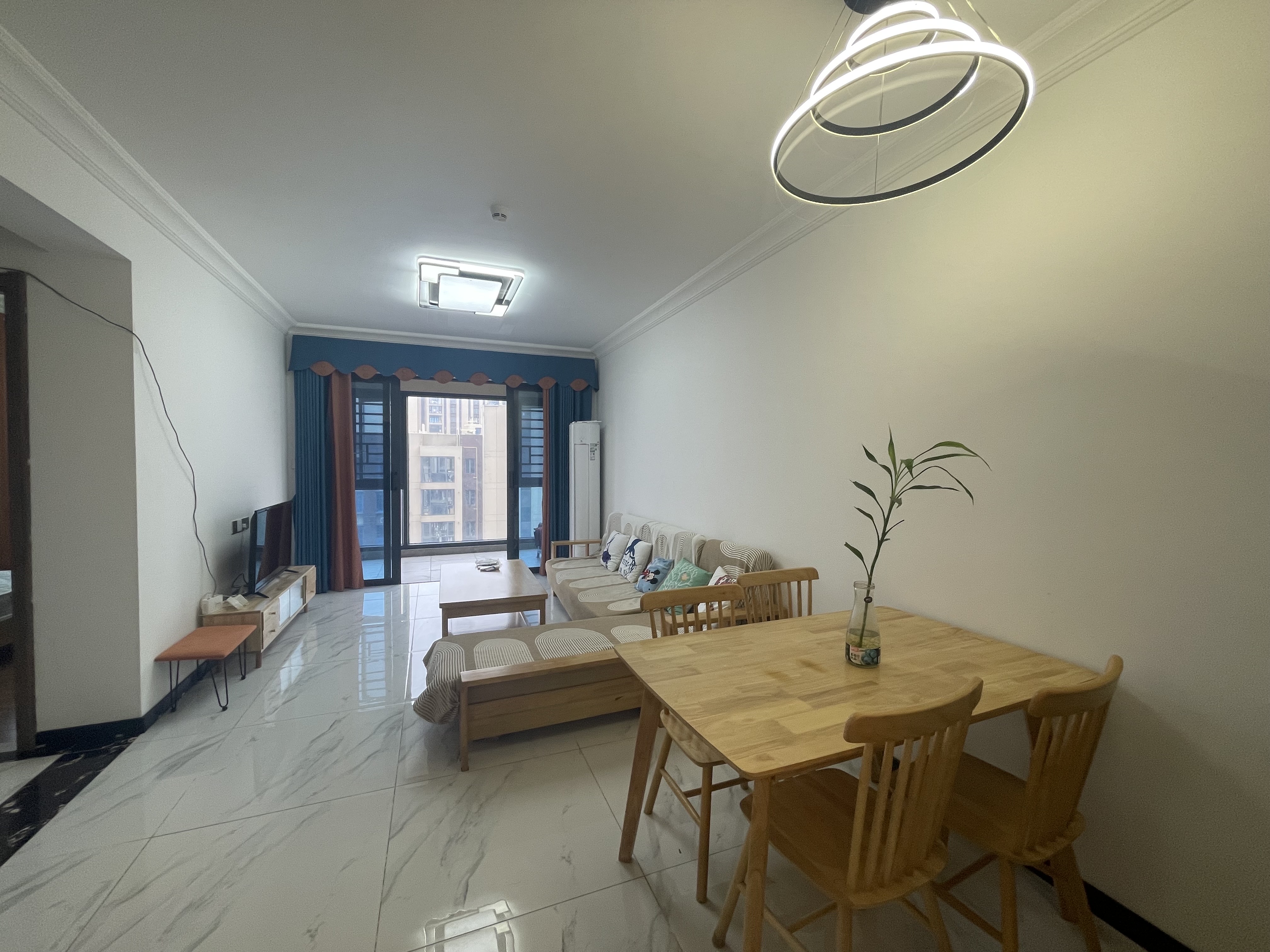 碧桂园公园上城  3室1厅2卫    3000.0元/月