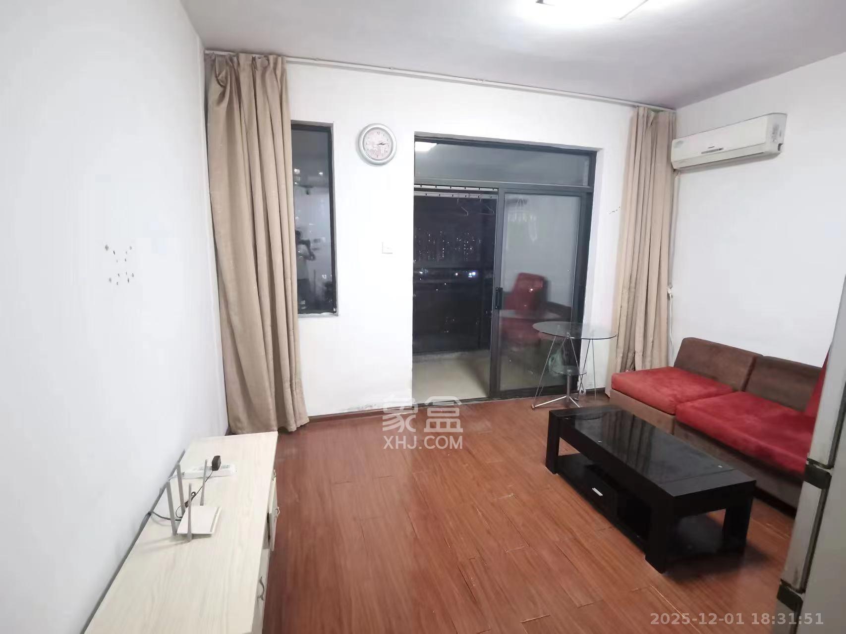 西城龙庭  2室2厅1卫    2200.0元/月