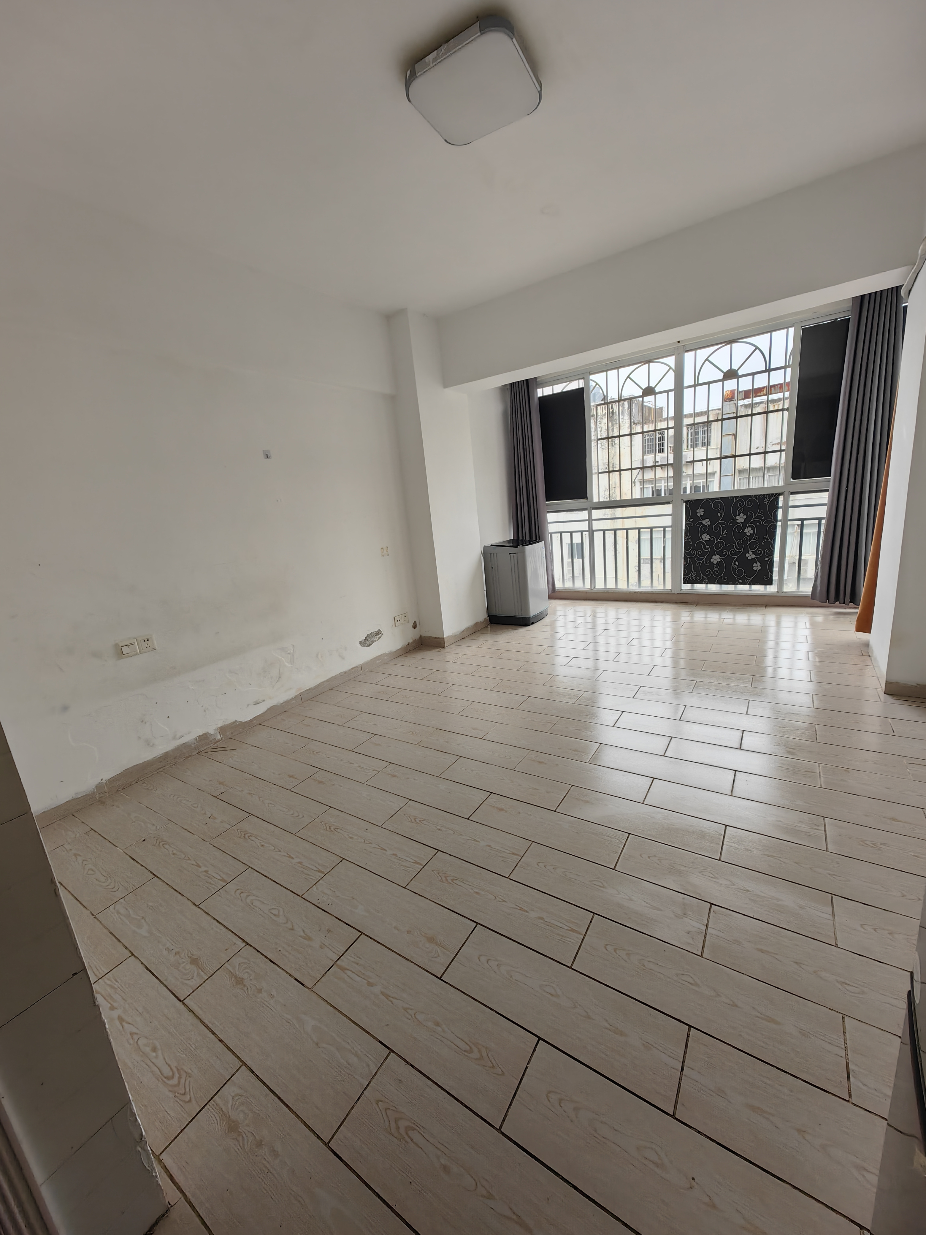 珠江大厦 1室1厅1卫 1200.0元/月 珠江大厦 1室1厅1卫 1200.0元/月室内图