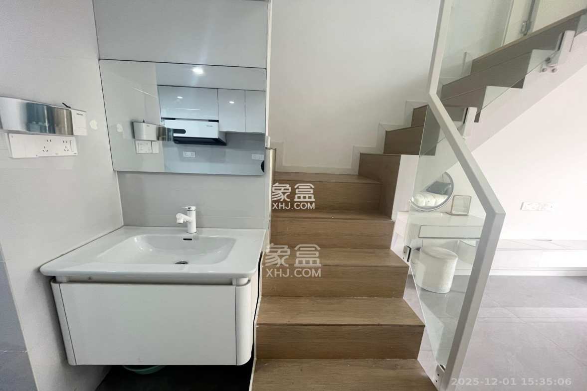 卓越江岸 2室2厅1卫 2400.0元/月 卓越江岸 2室2厅1卫 2400.0元/月室内图