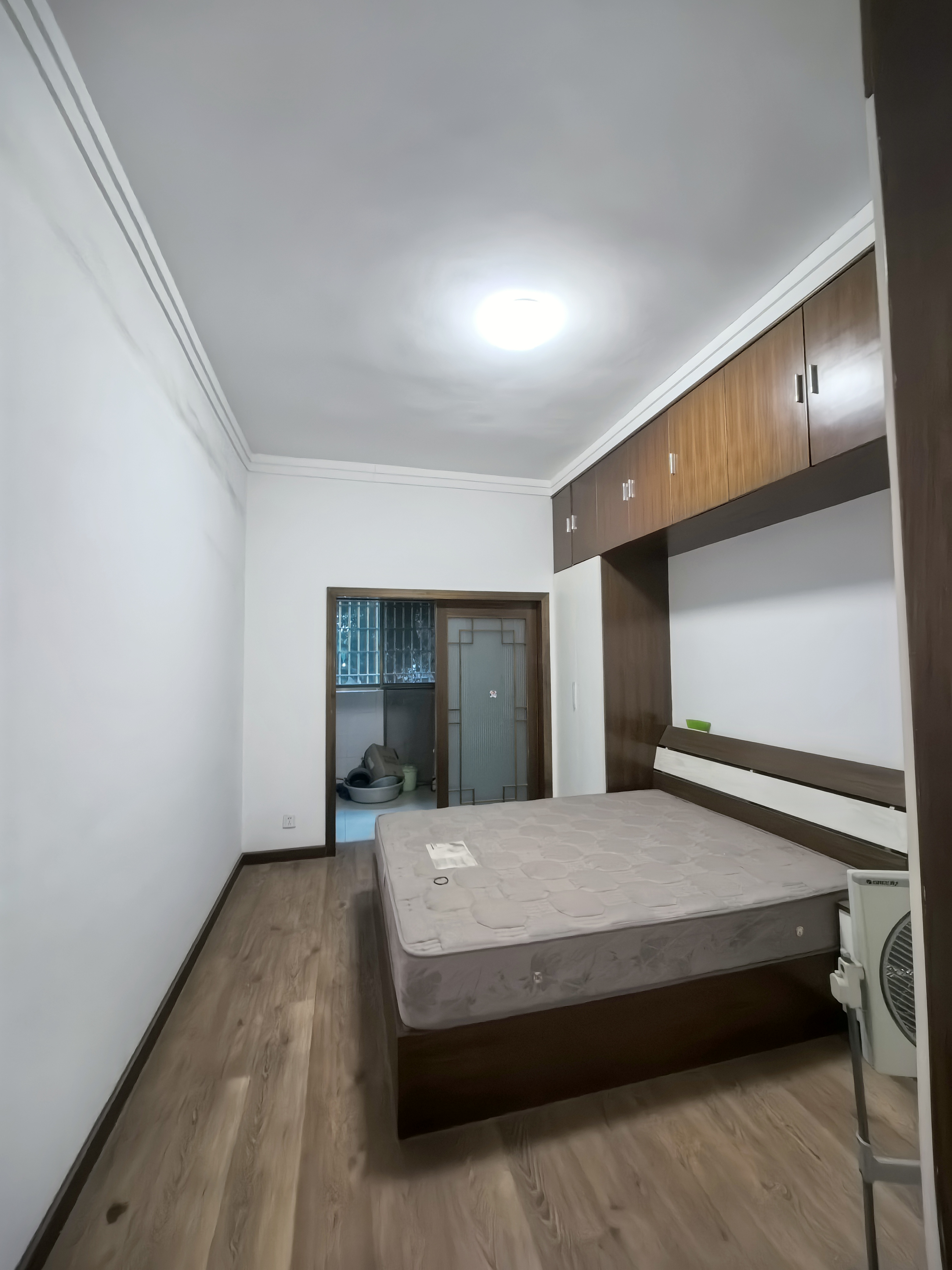 中级人民法院  0室0厅0卫    78.0万客厅