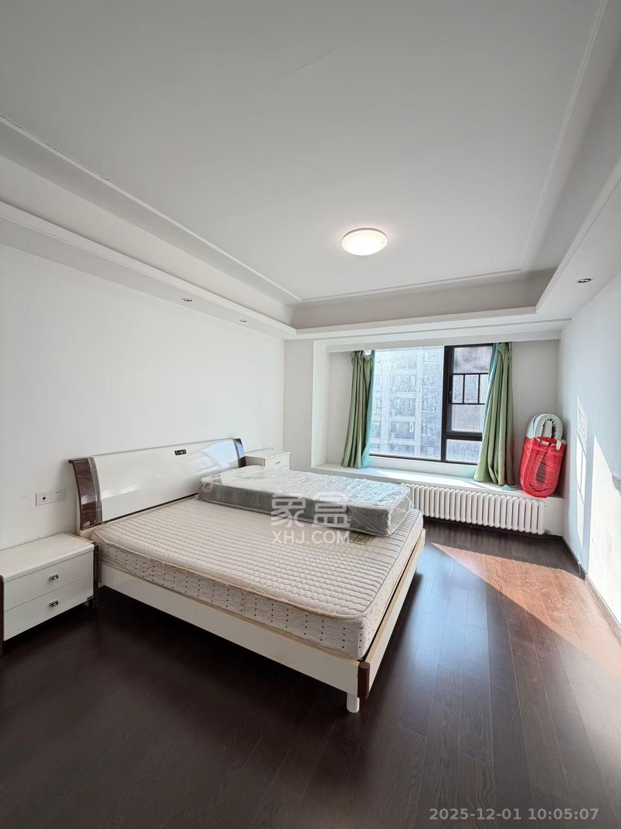 金茂建发观悦  4室2厅2卫    4000.0元/月