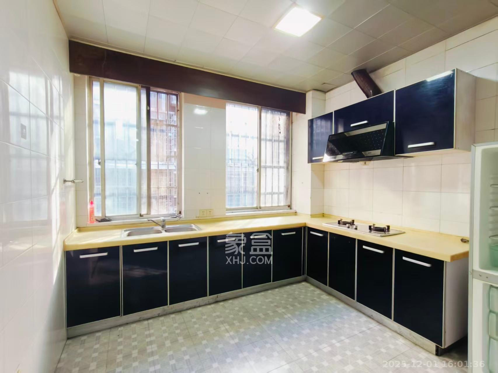 湘绣城 2室2厅1卫 1400.0元/月 湘绣城 2室2厅1卫 1400.0元/月室内图