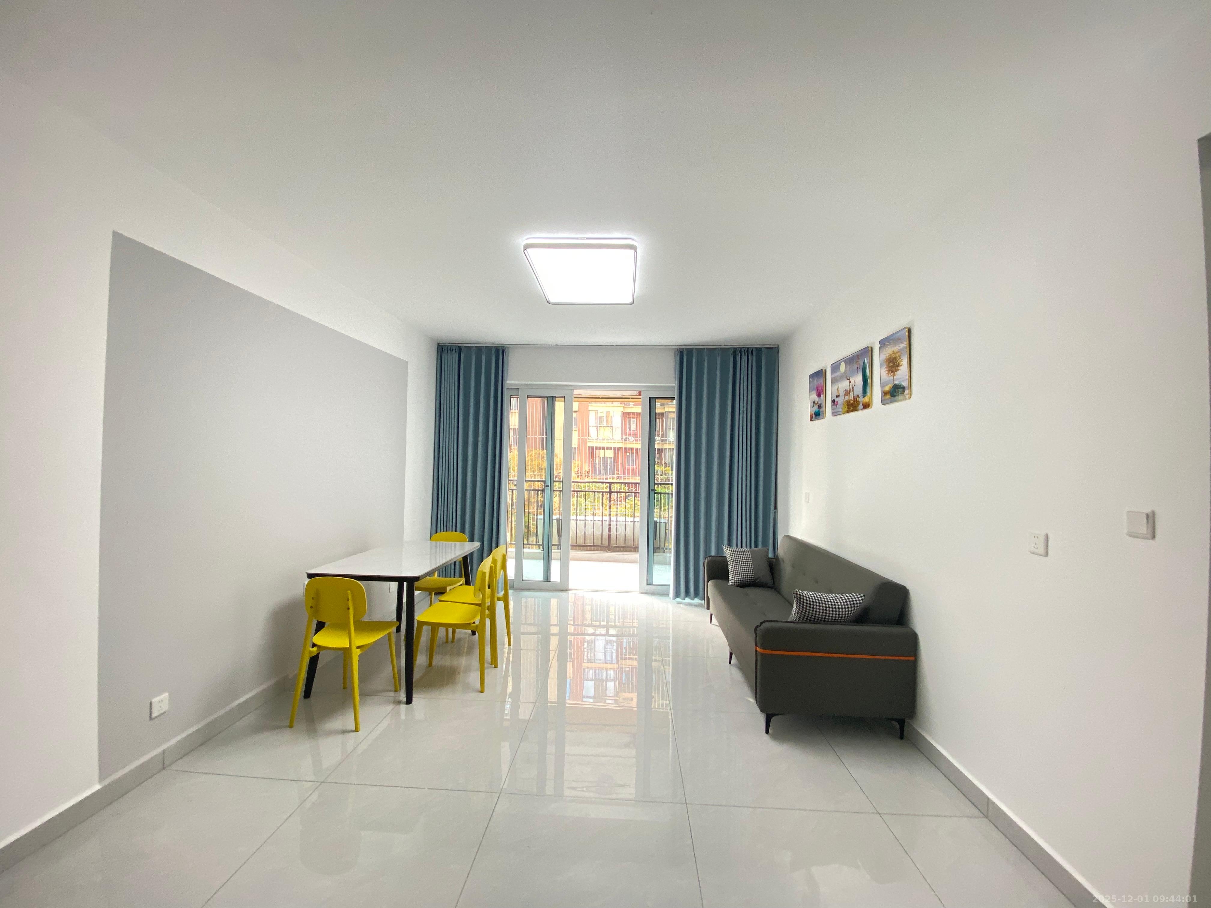 新城国际花都  3室2厅2卫    1900.0元/月