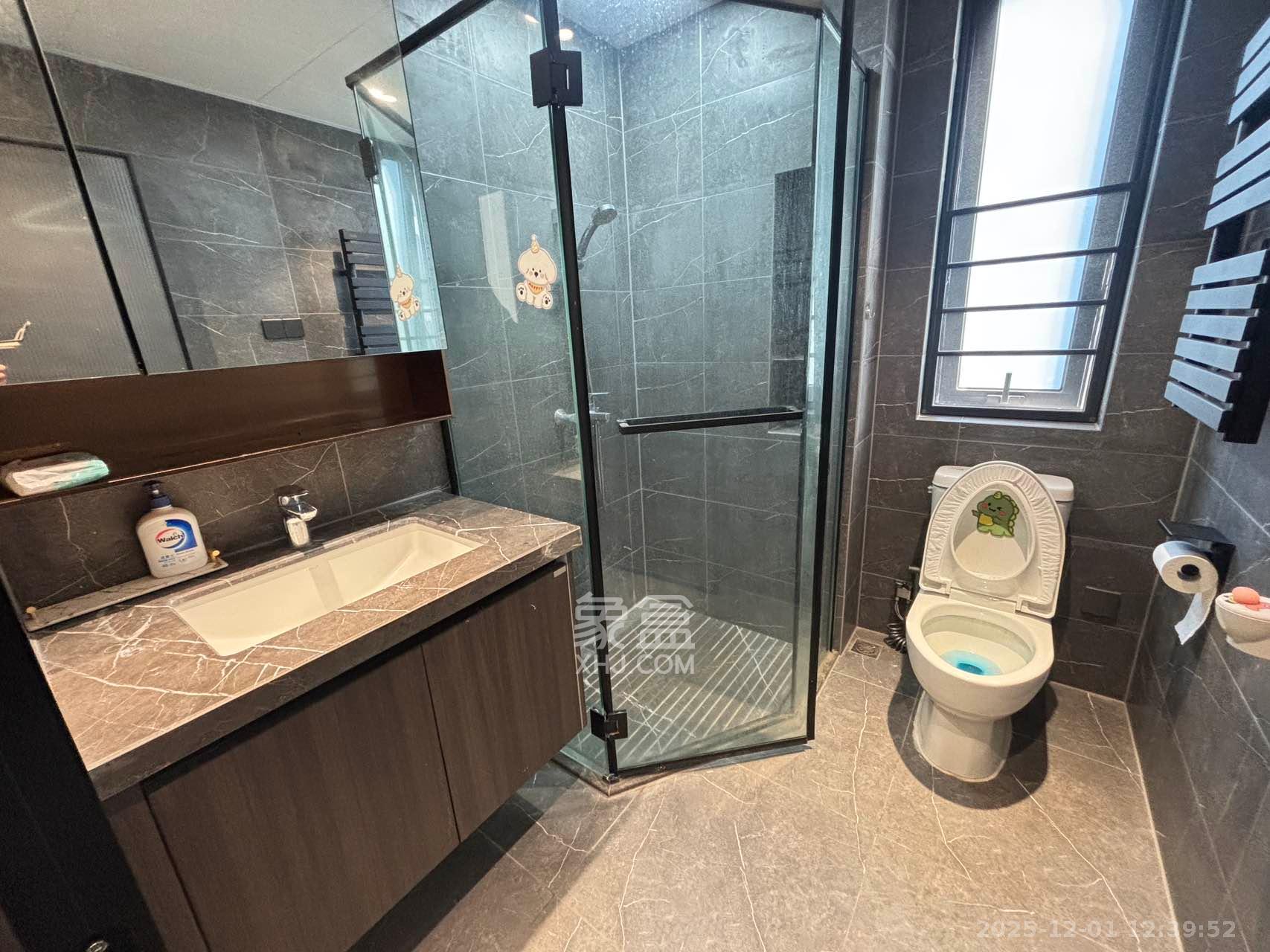 绿地麓云国际一期  5室2厅2卫    5500.0元/月室内图