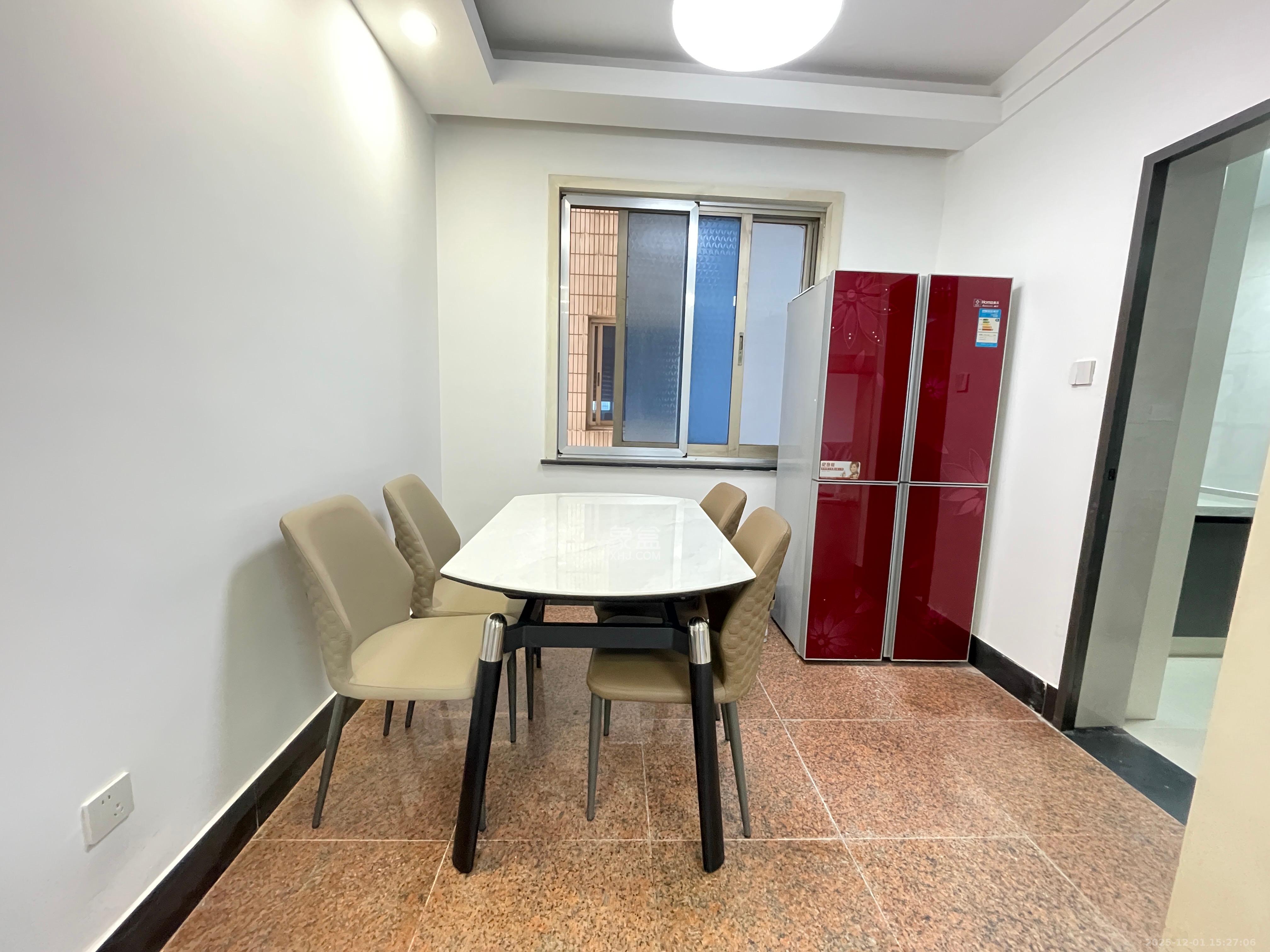 长沙市烟草专卖局单位宿舍 3室2厅1卫 2600.0元/月 长沙市烟草专卖局单位宿舍 3室2厅1卫 2600.0元/月室内图