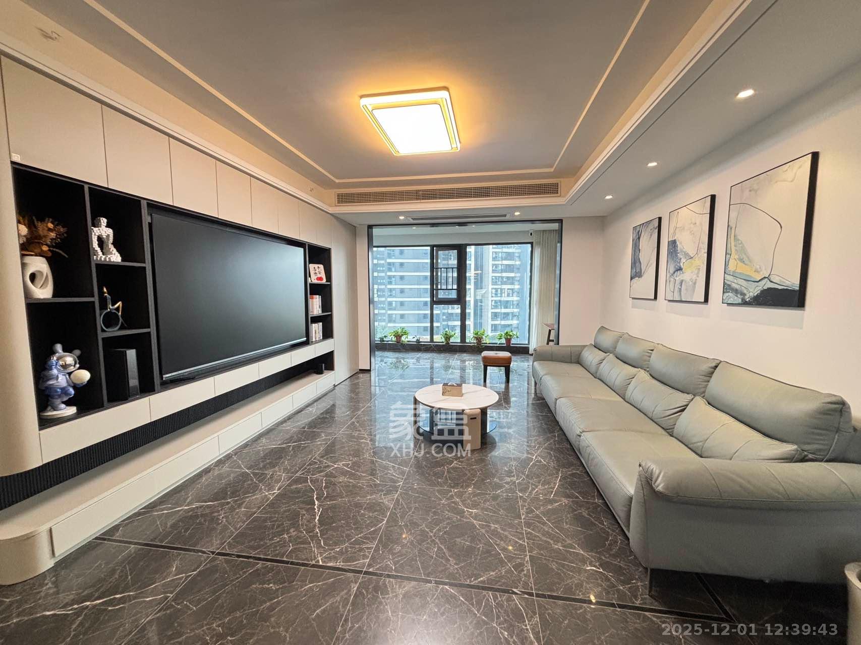 绿地麓云国际一期  5室2厅2卫    5500.0元/月