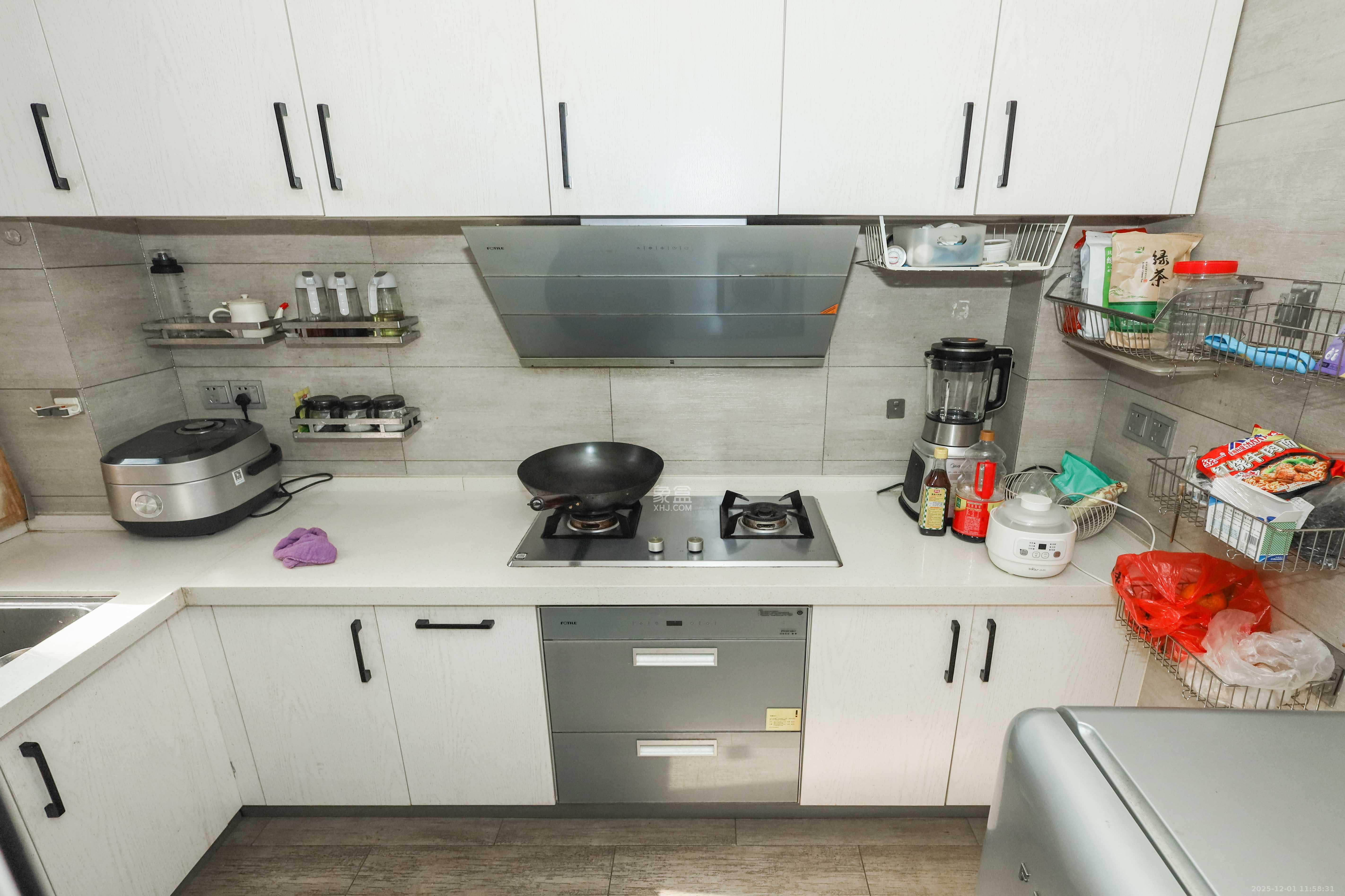 今时艺苑 3室2厅2卫 128.0万 今时艺苑 3室2厅2卫 128.0万厨房