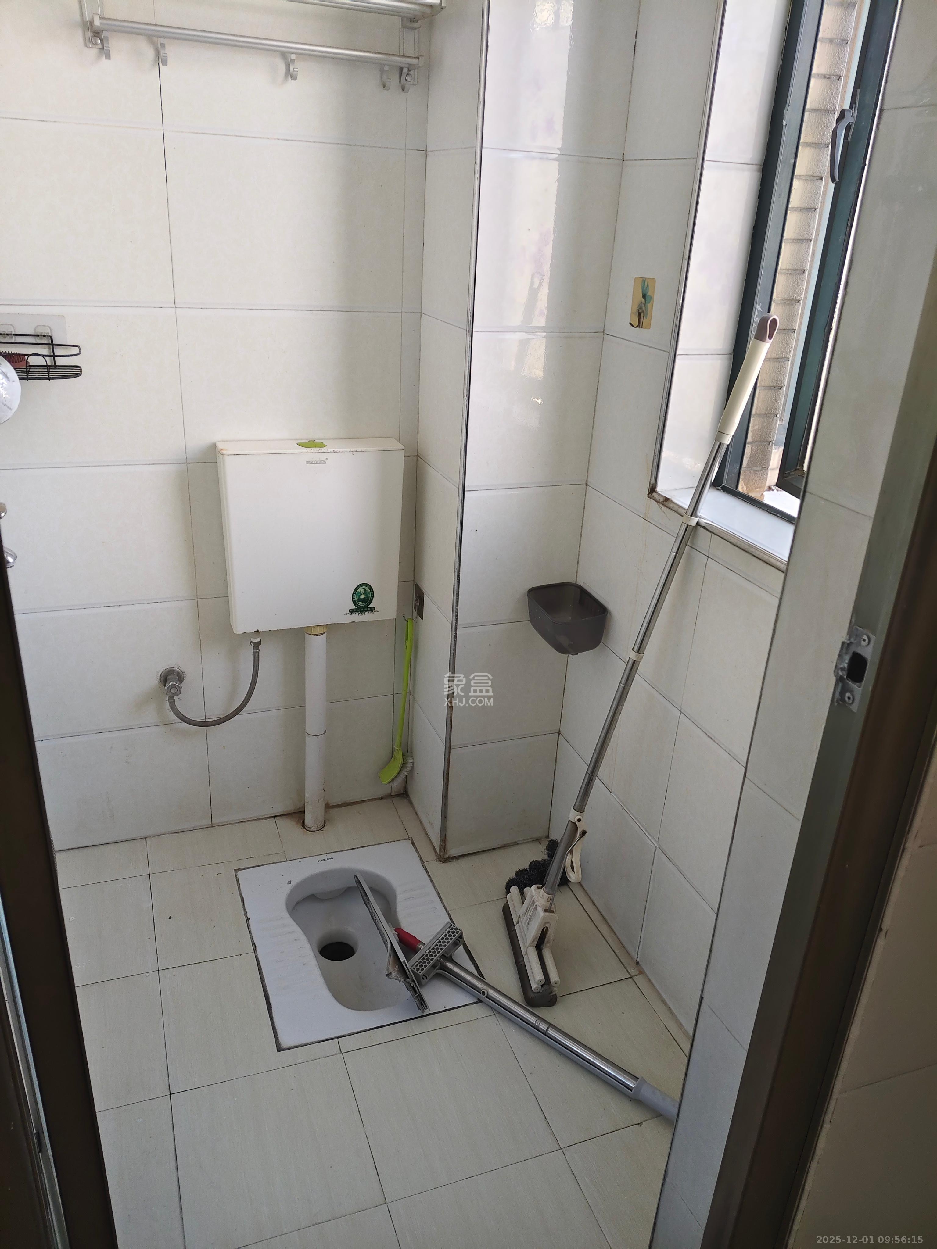 岳华嘉园  3室2厅2卫    2200.0元/月室内图