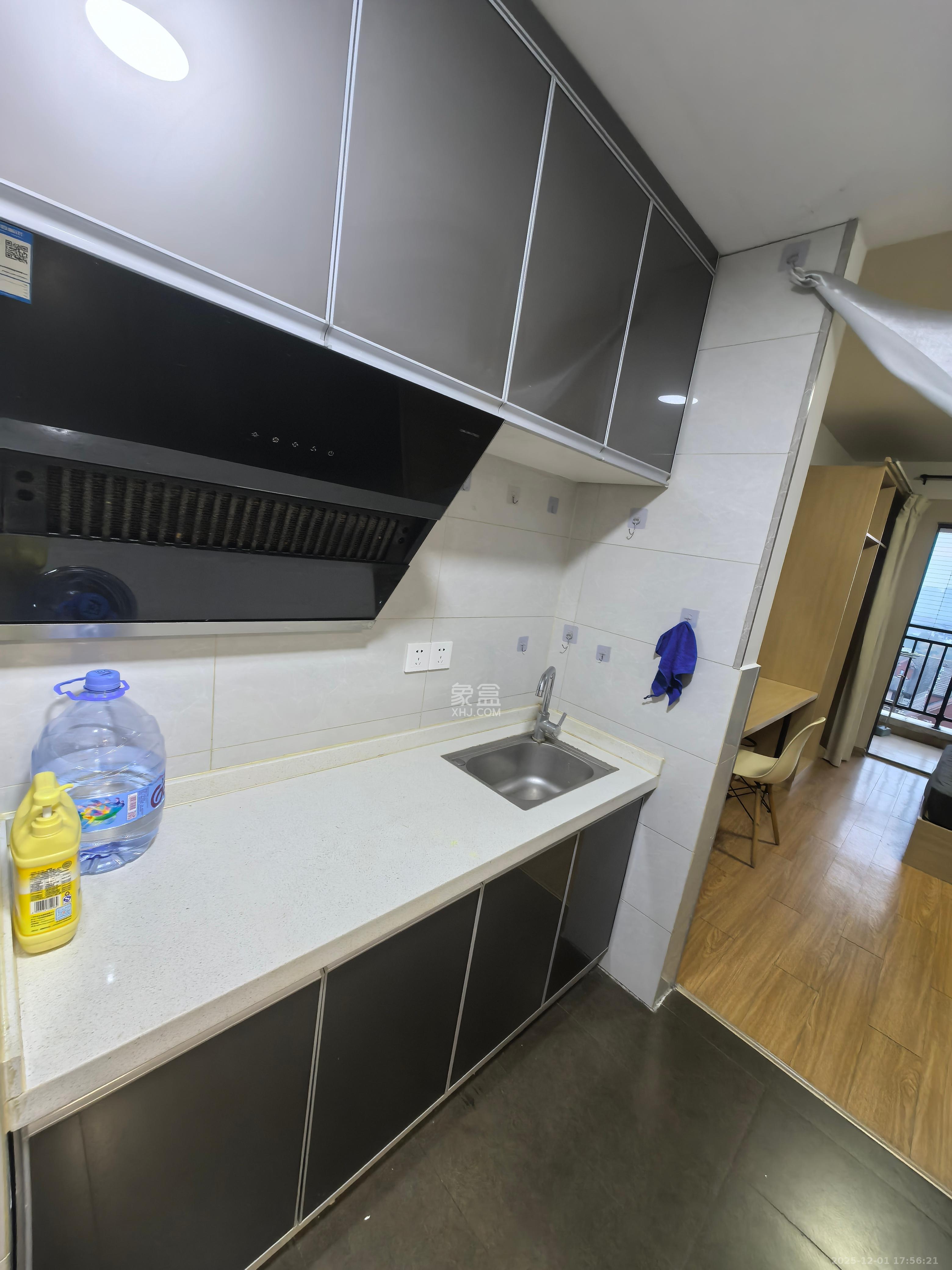 万科白鹭郡 1室1厅1卫 1300.0元/月 万科白鹭郡 1室1厅1卫 1300.0元/月室内图