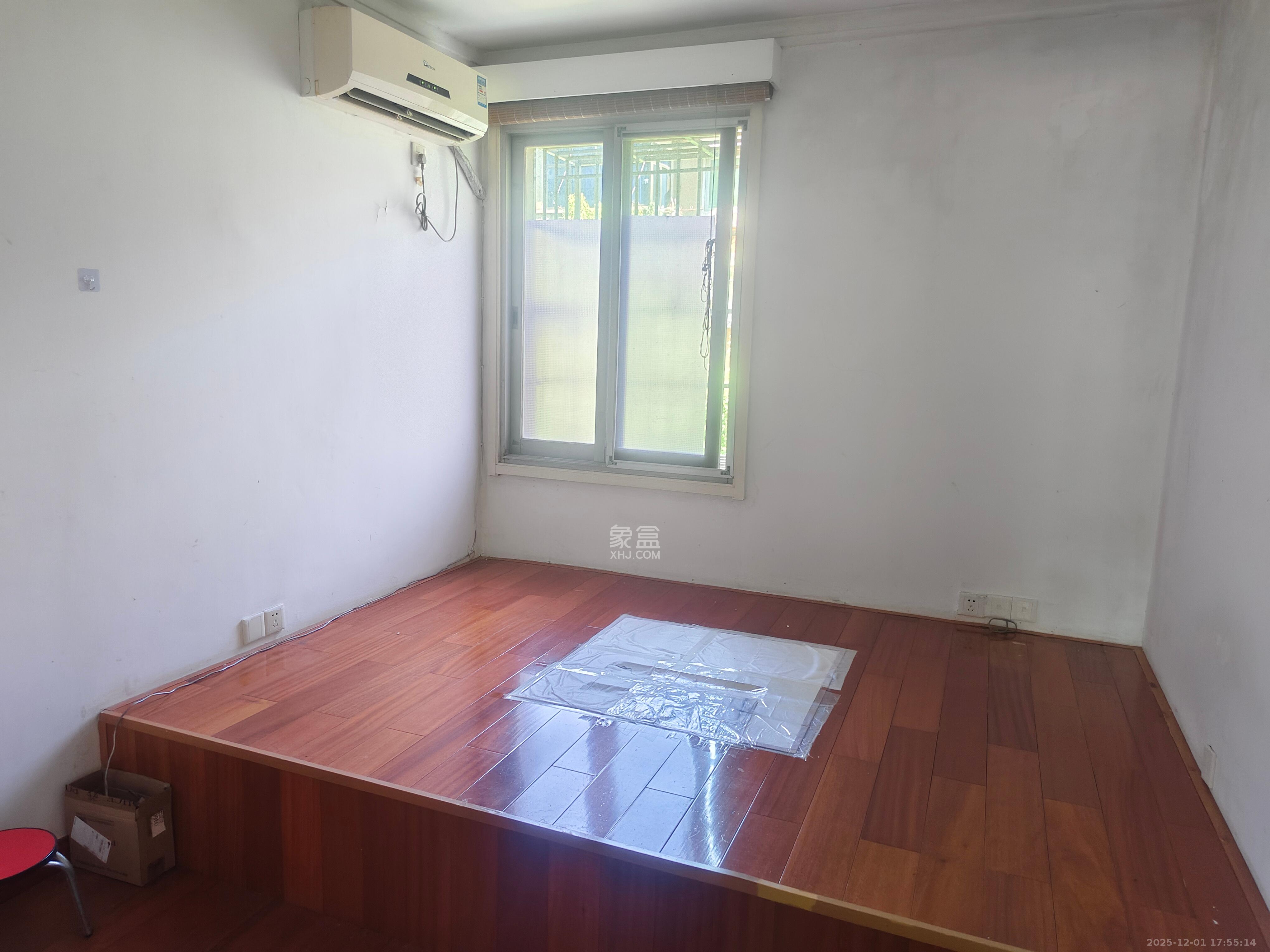 三湘小区  3室2厅2卫    1600.0元/月室内图