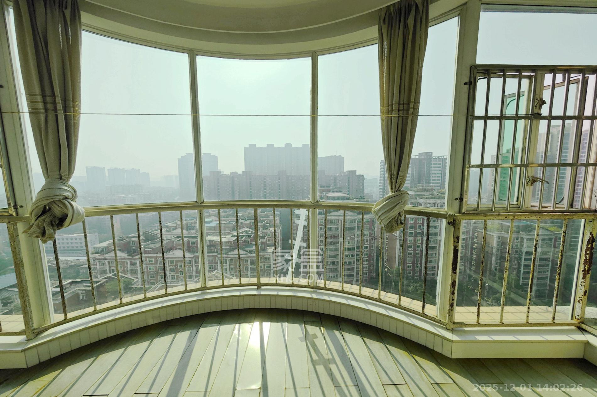 名都花园  4室2厅2卫    113.0万阳台