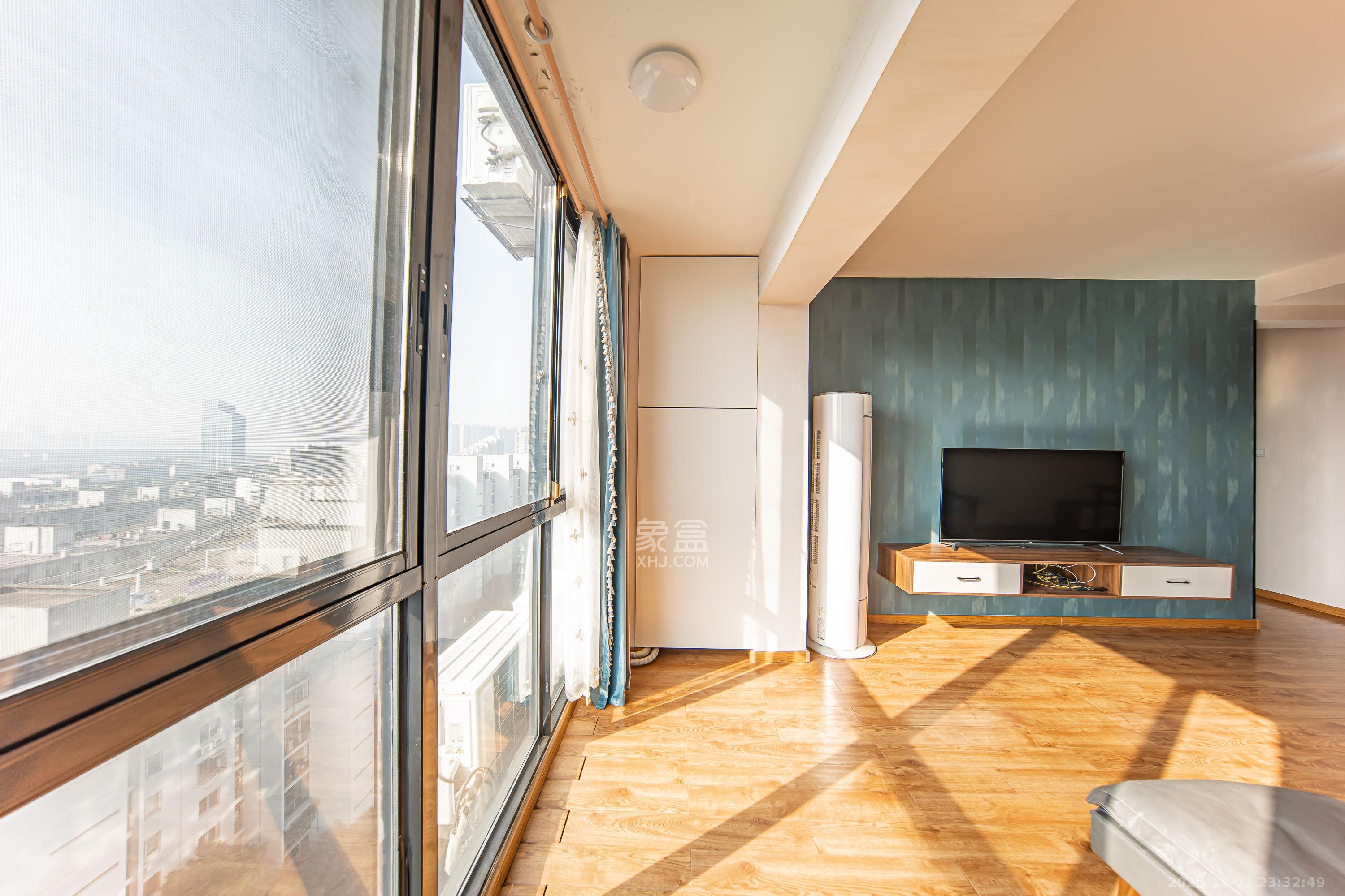 阳光100二期  2室2厅1卫    79.0万阳台