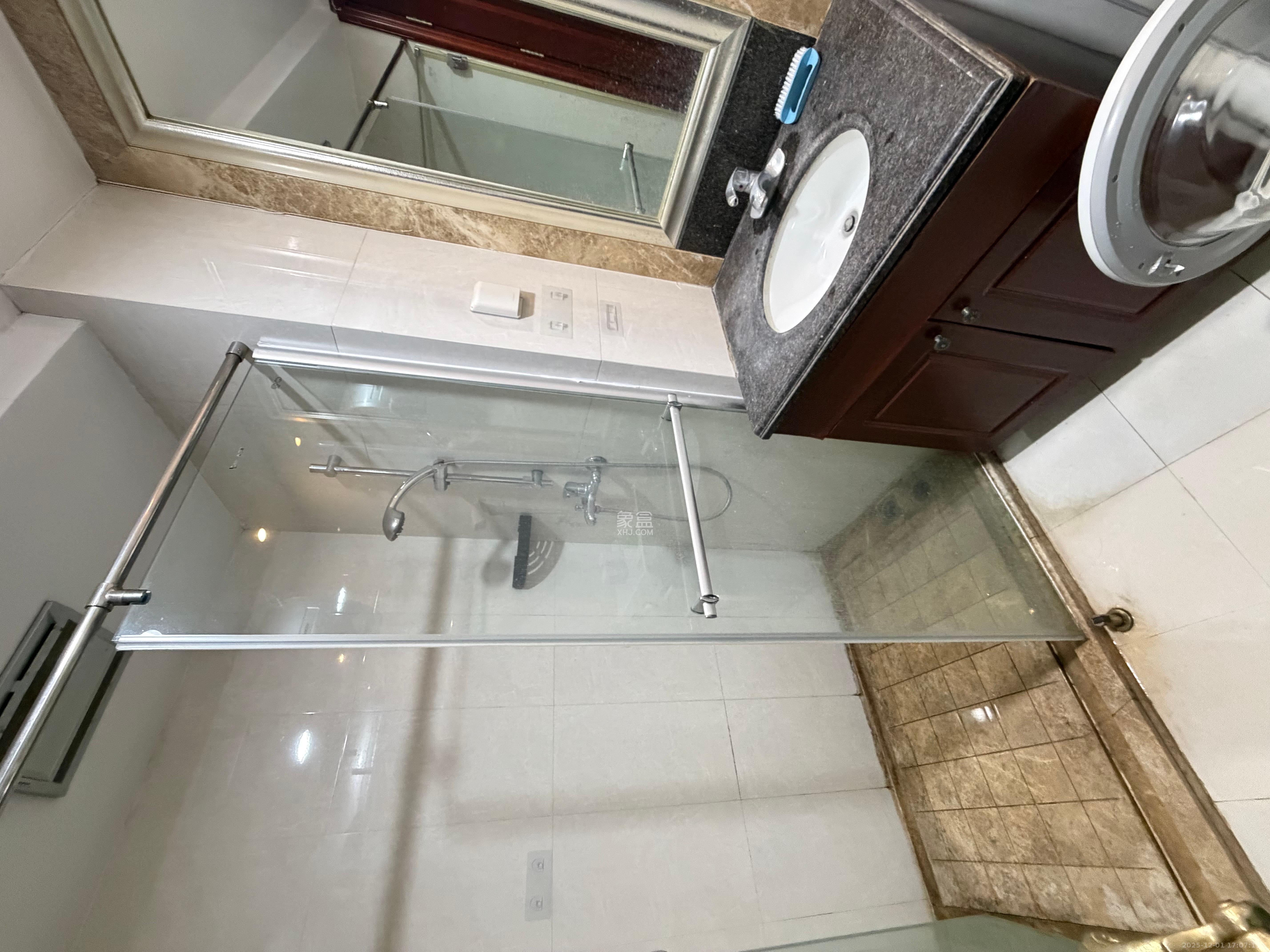 恒大华府 1室1厅1卫 1200.0元/月 恒大华府 1室1厅1卫 1200.0元/月室内图