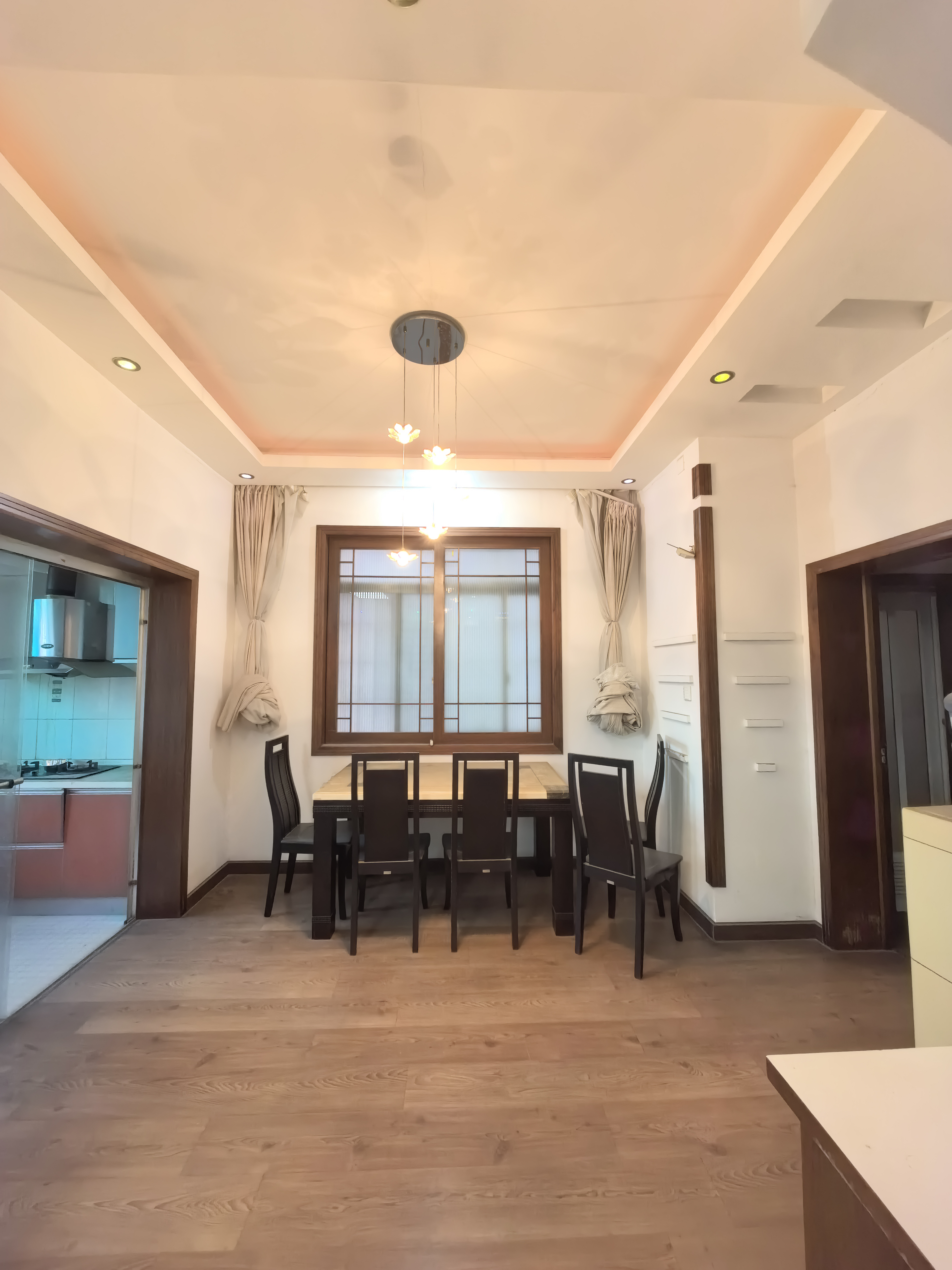 中级人民法院  0室0厅0卫    78.0万客厅