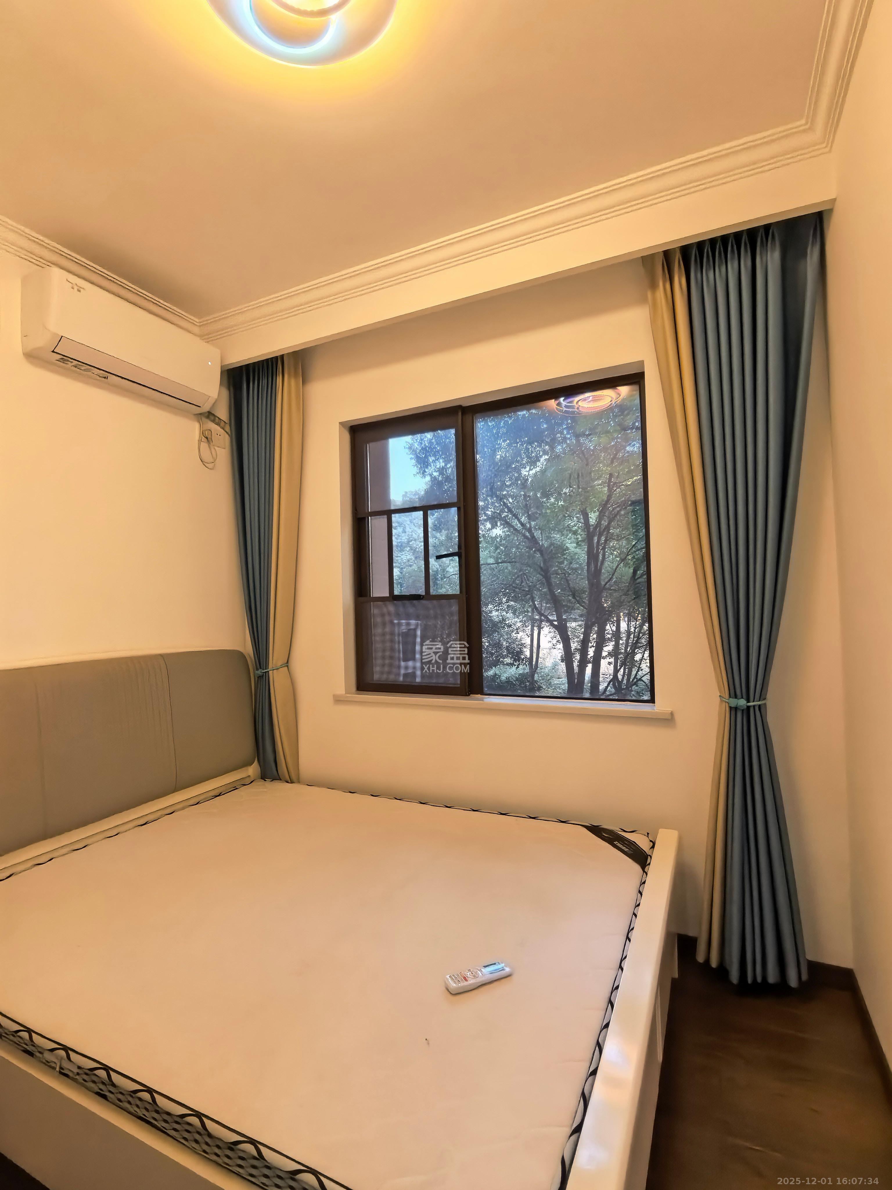 上园商住小区 4室2厅2卫 3200.0元/月 上园商住小区 4室2厅2卫 3200.0元/月室内图