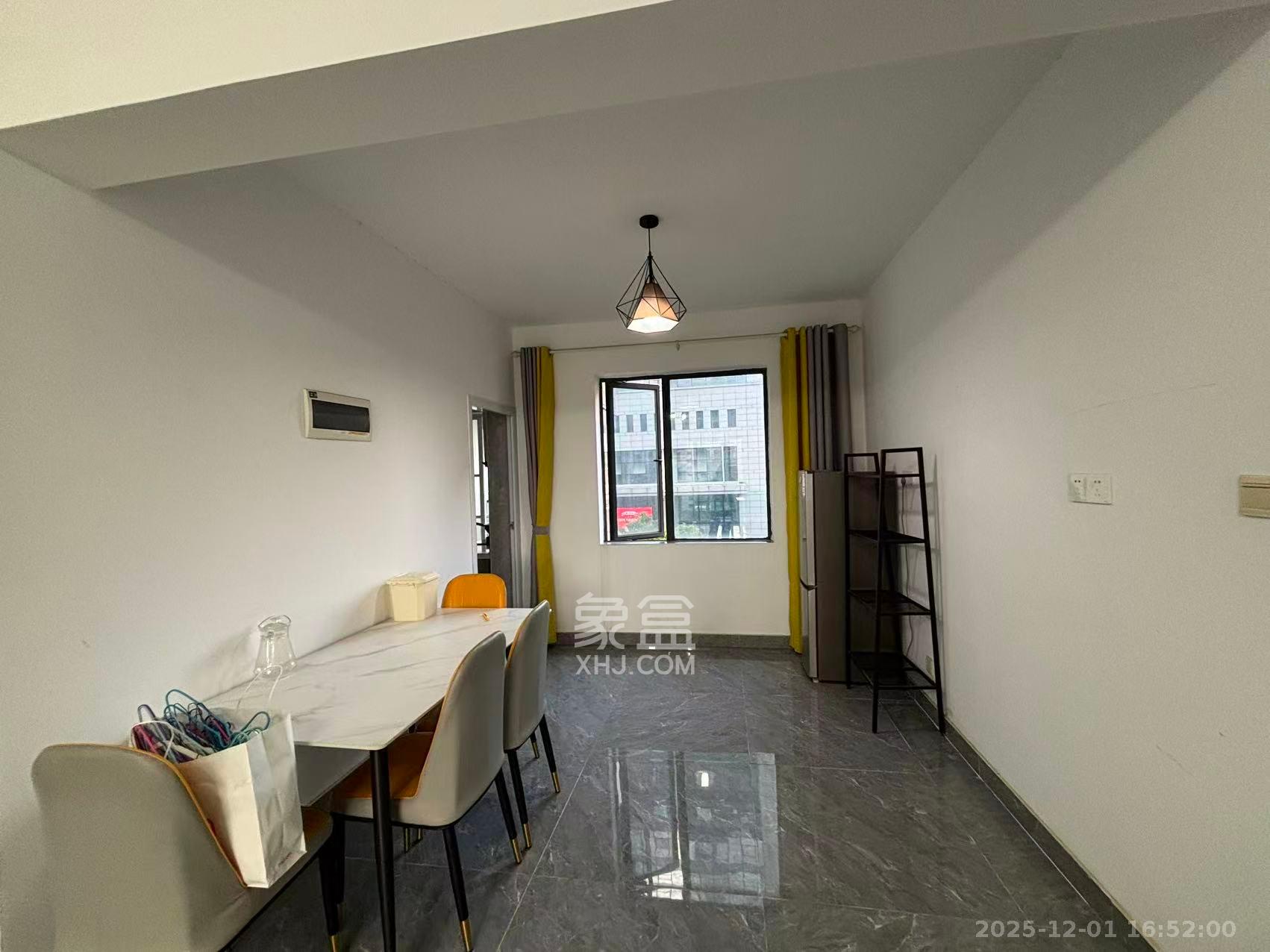 轻盐阳光CEO(轻盐雅苑)(轻奢时代)  3室2厅2卫    2900.0元/月室内图