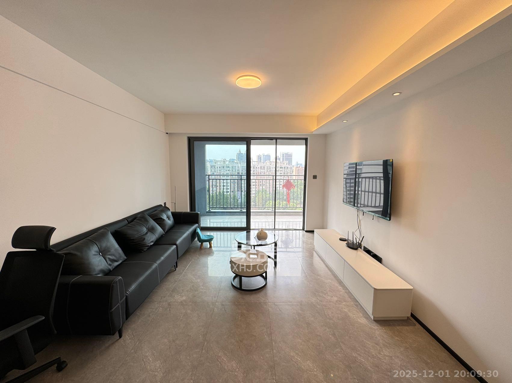 轨道万科悦府  3室2厅2卫    3200.0元/月