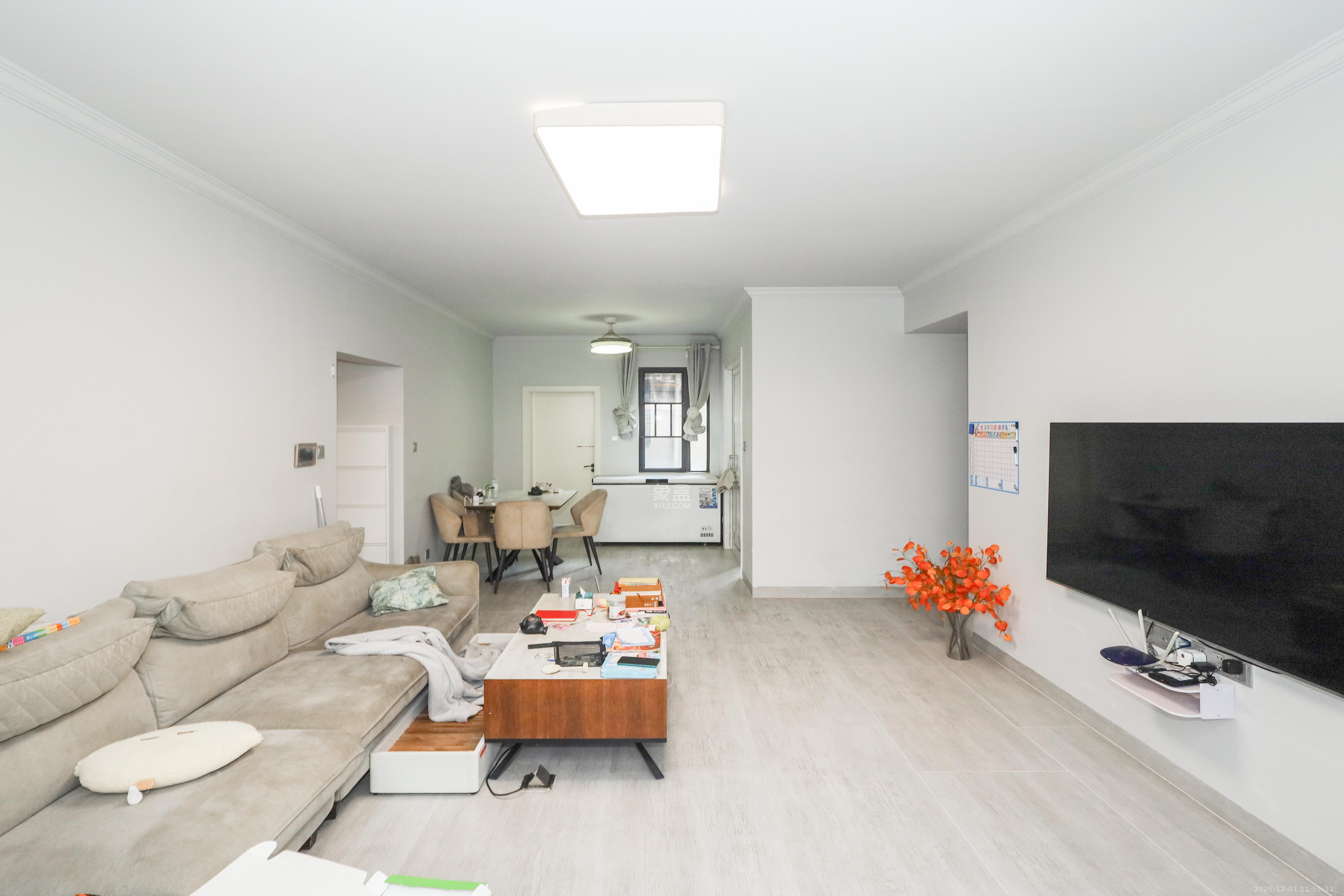 今时艺苑 3室2厅2卫 128.0万 今时艺苑 3室2厅2卫 128.0万客厅