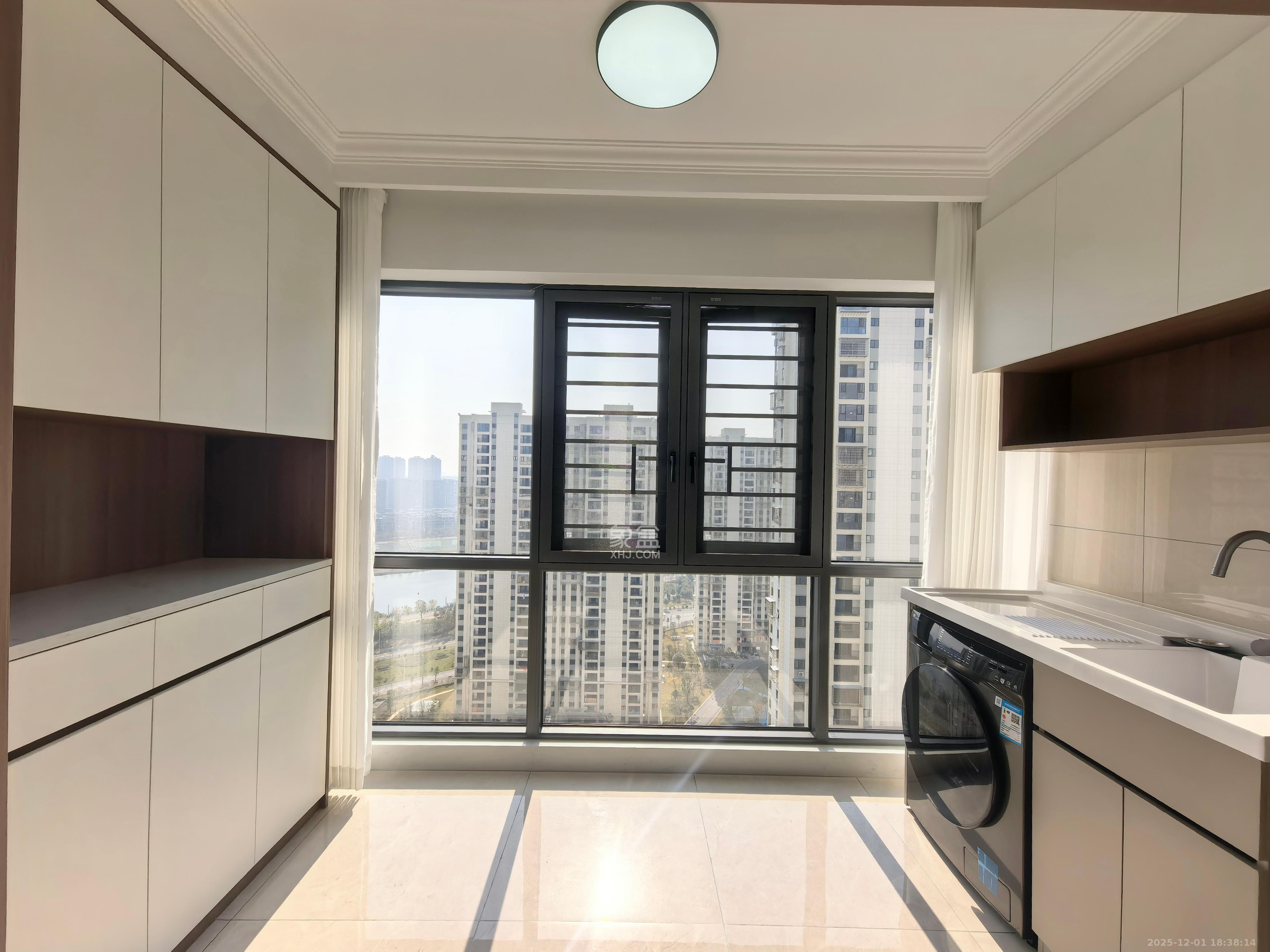 和景家园二期  2室2厅1卫    1800.0元/月室内图