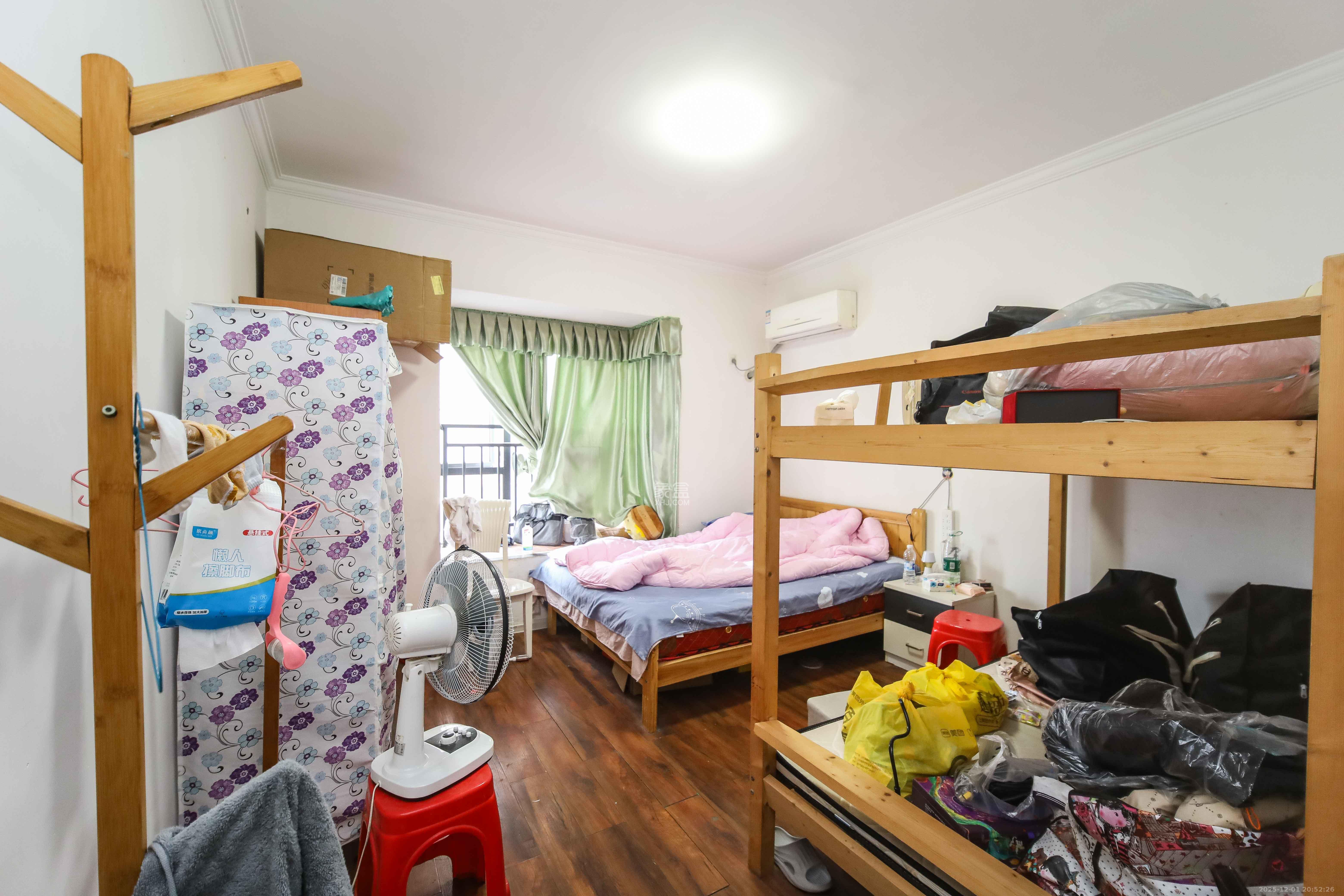 鸿基橄榄君庭  3室1厅1卫    85.0万卧室