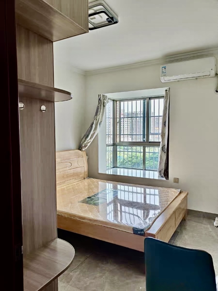 润龙花园  2室1厅1卫    3200.0元/月室内图