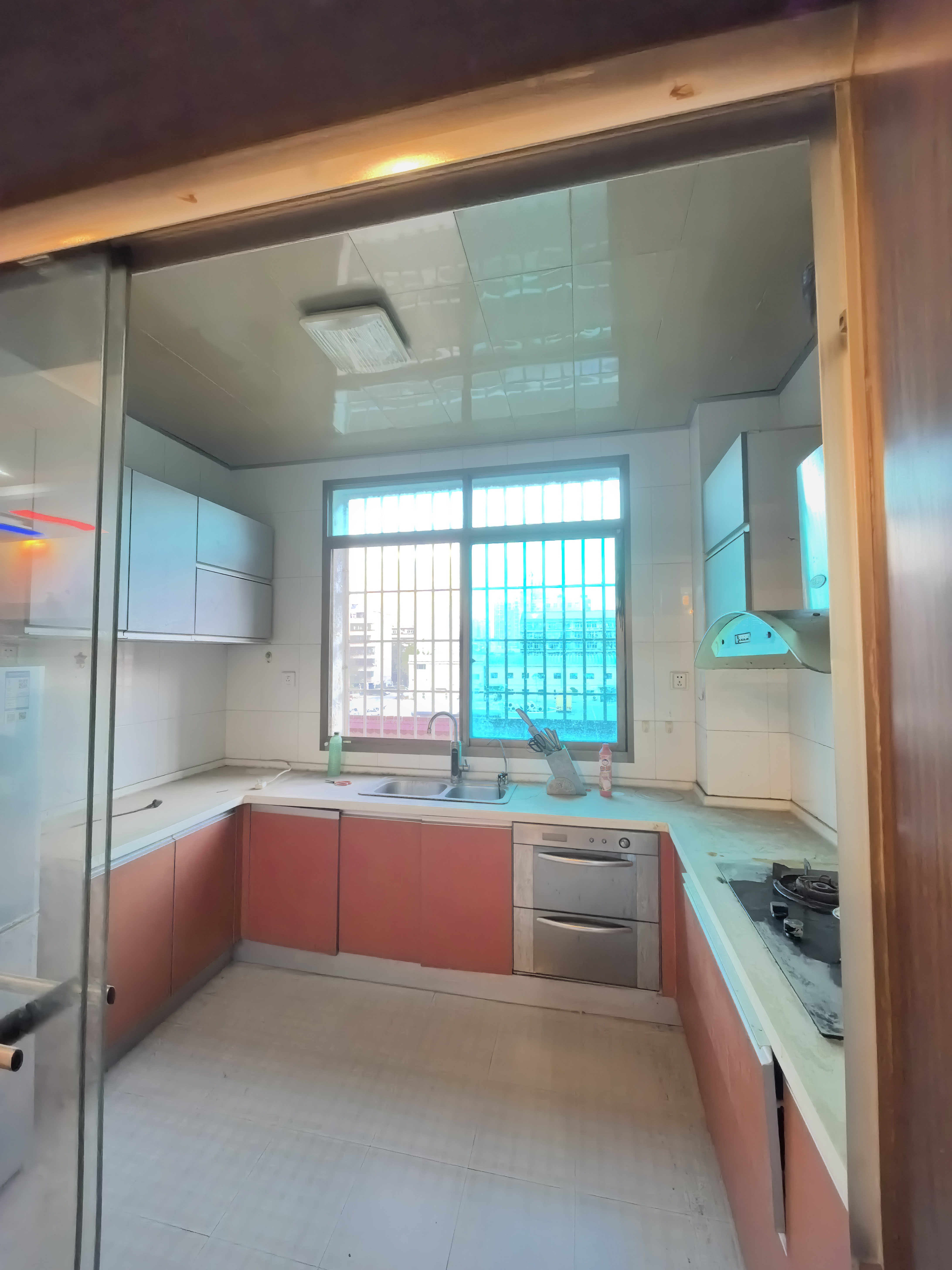 中级人民法院  0室0厅0卫    78.0万客厅