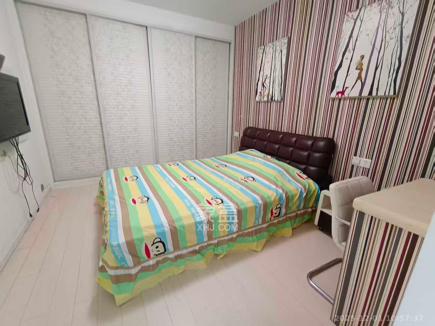 阳光100二期  3室2厅1卫    2200.0元/月室内图