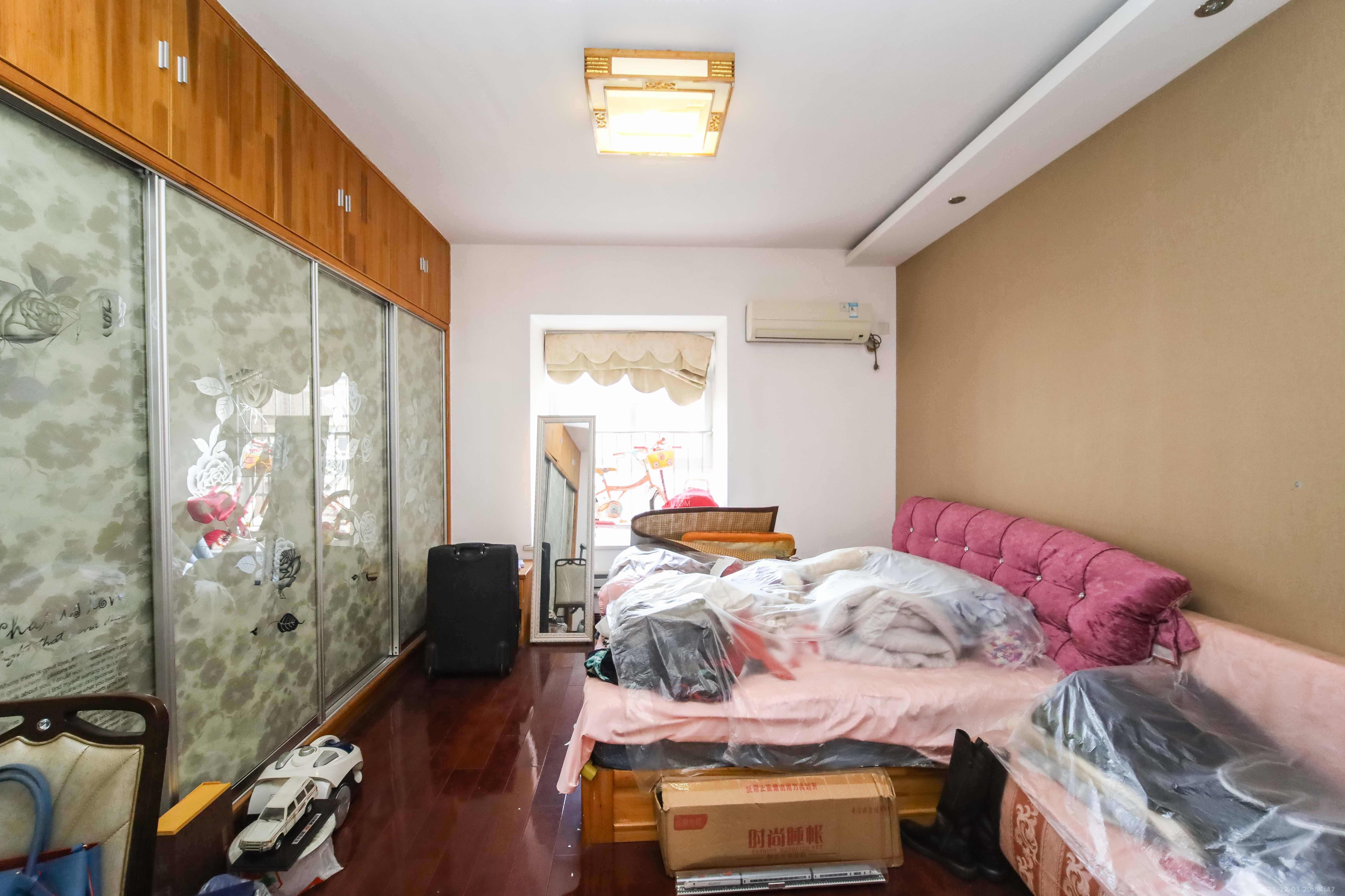 上河国际C区 4室2厅2卫 159.8万 上河国际C区 4室2厅2卫 159.8万卧室