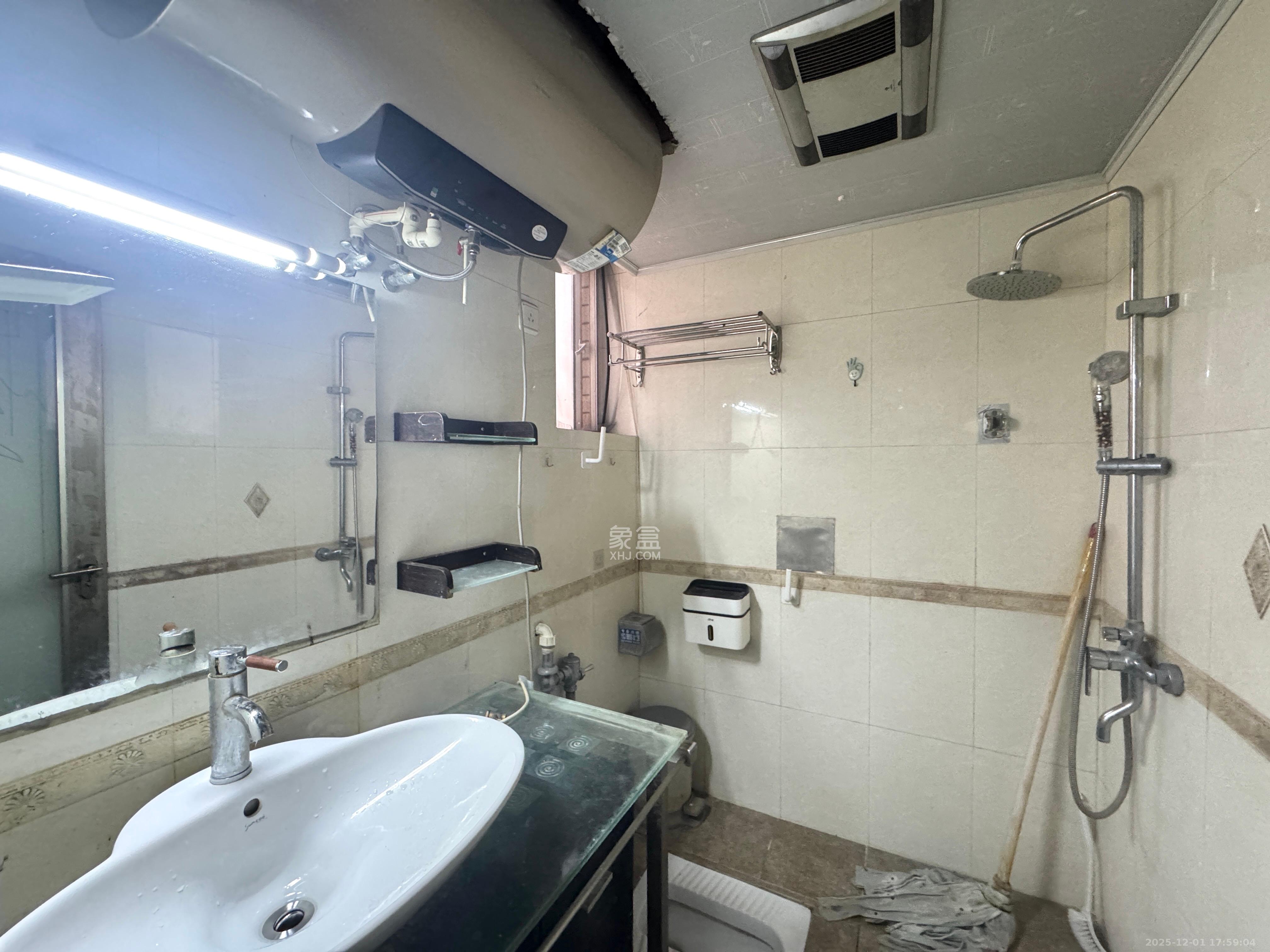 天一康园(湖南电力科技园) 4室2厅2卫 3200.0元/月 天一康园(湖南电力科技园) 4室2厅2卫 3200.0元/月室内图