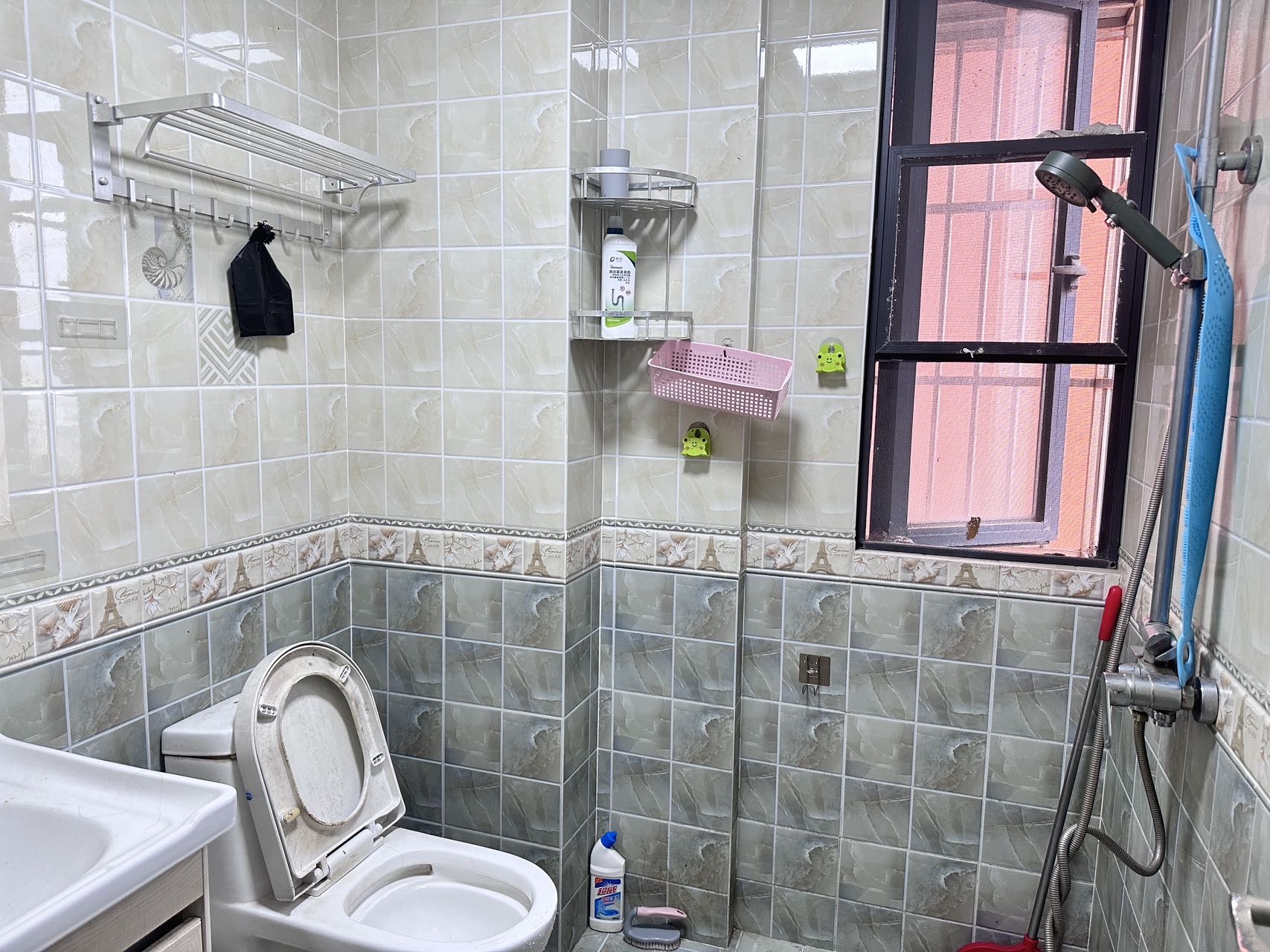 香榭花园 2室2厅1卫 2300.0元/月 香榭花园 2室2厅1卫 2300.0元/月室内图