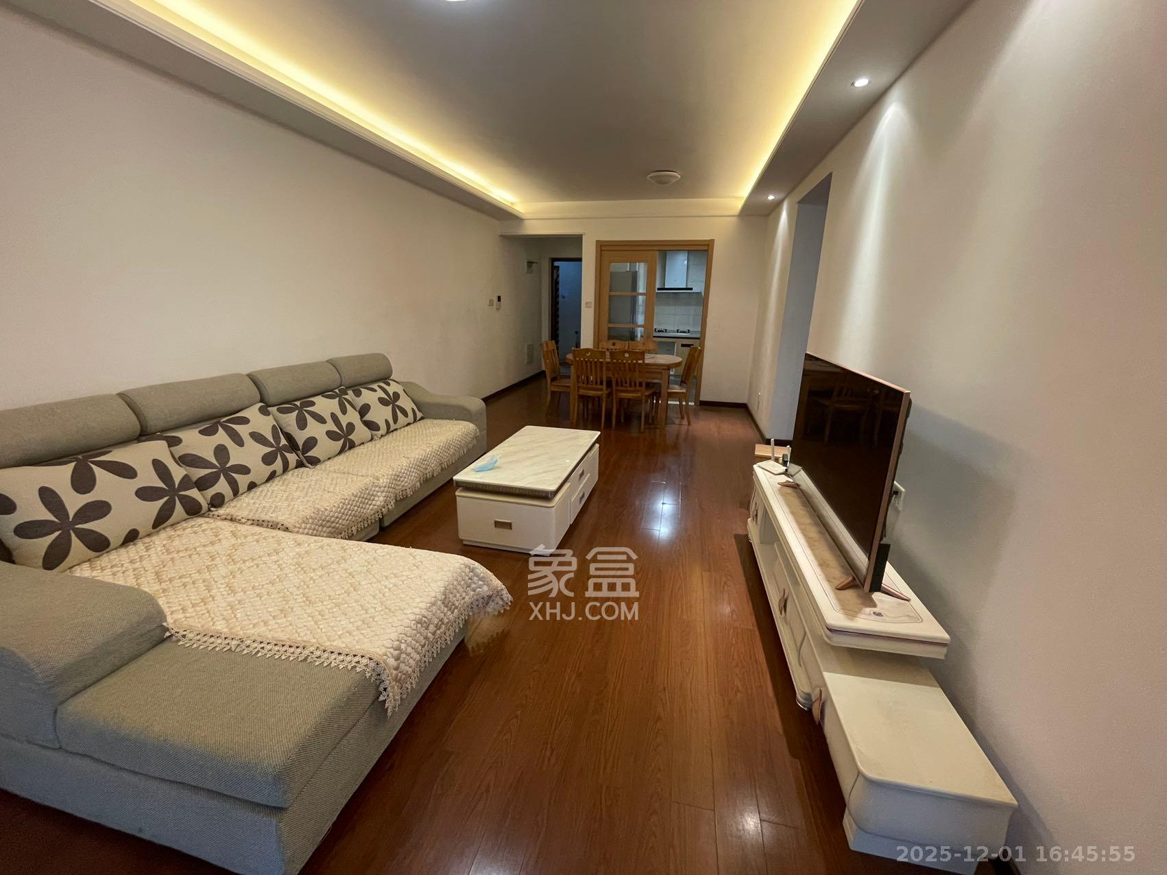 万科魅力之城非凡里  3室2厅1卫    2000.0元/月