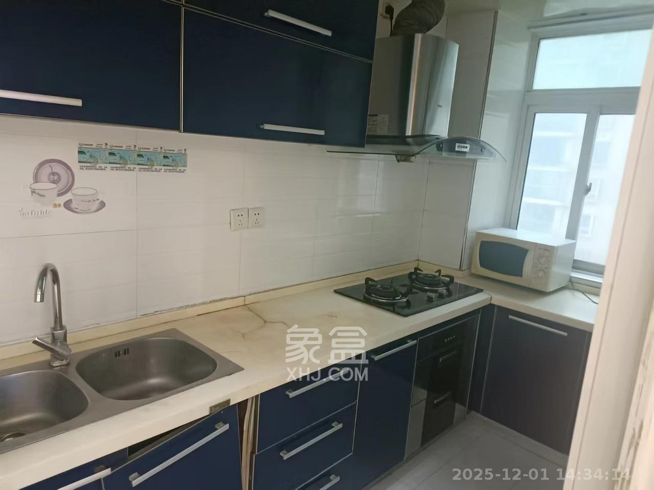 麓谷加州阳光  4室2厅2卫    3000.0元/月室内图